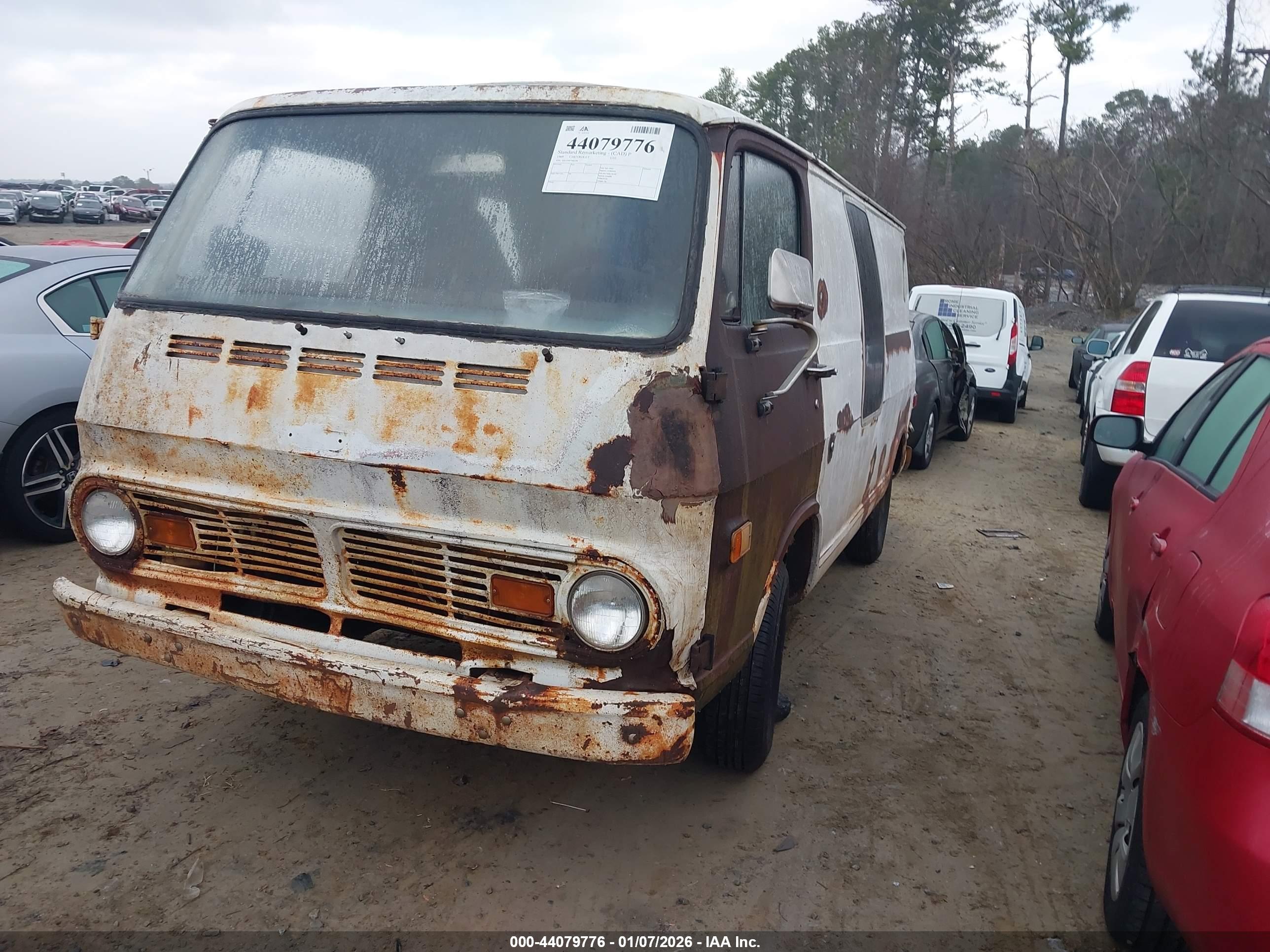 CHEVROLET G10 image 2