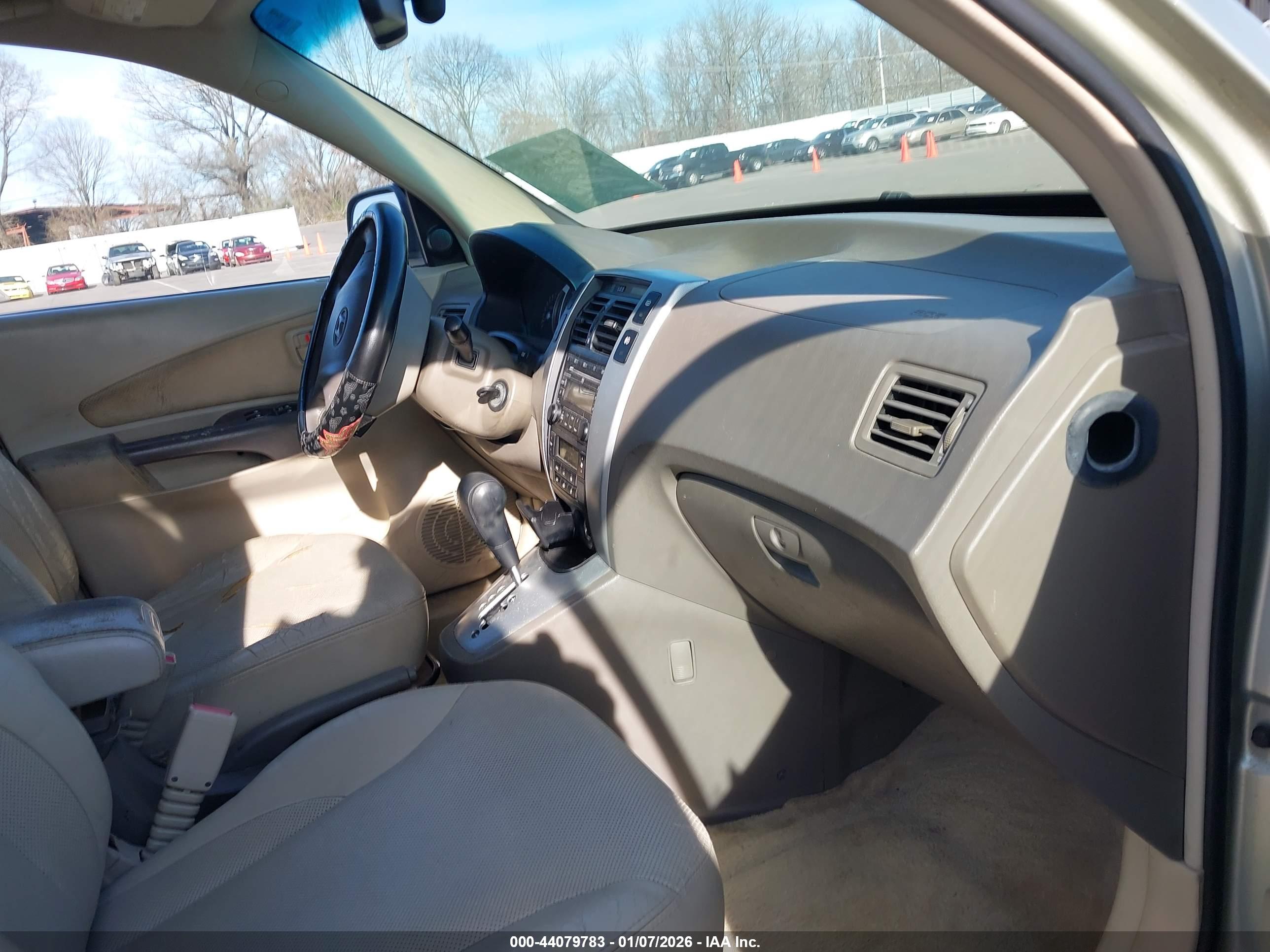 HYUNDAI TUCSON image 5