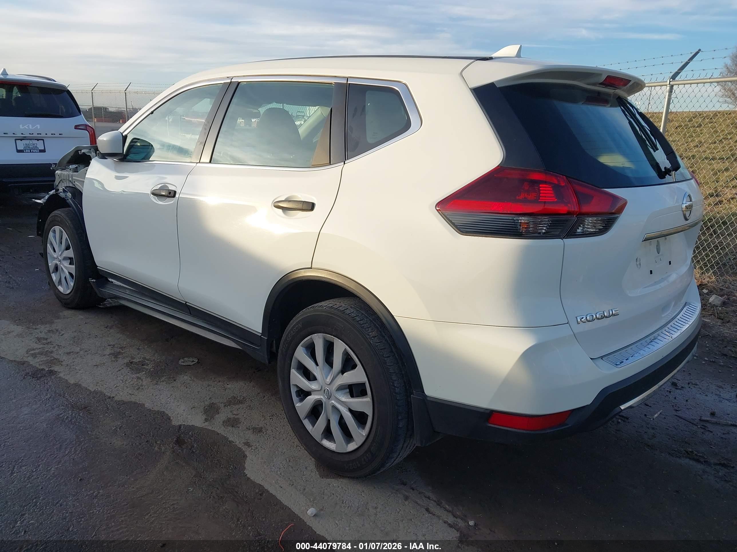 NISSAN ROGUE image 3