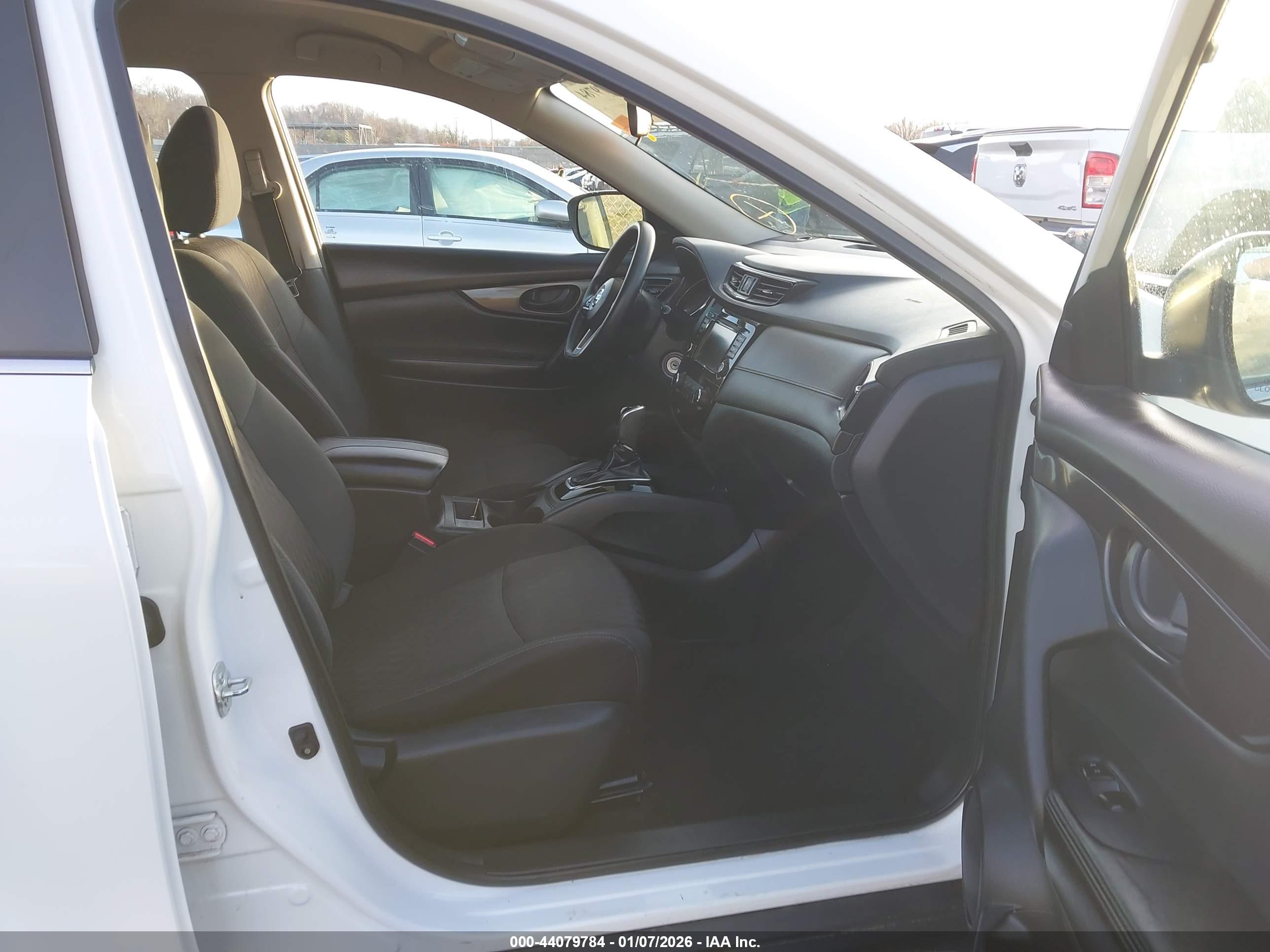 NISSAN ROGUE image 5