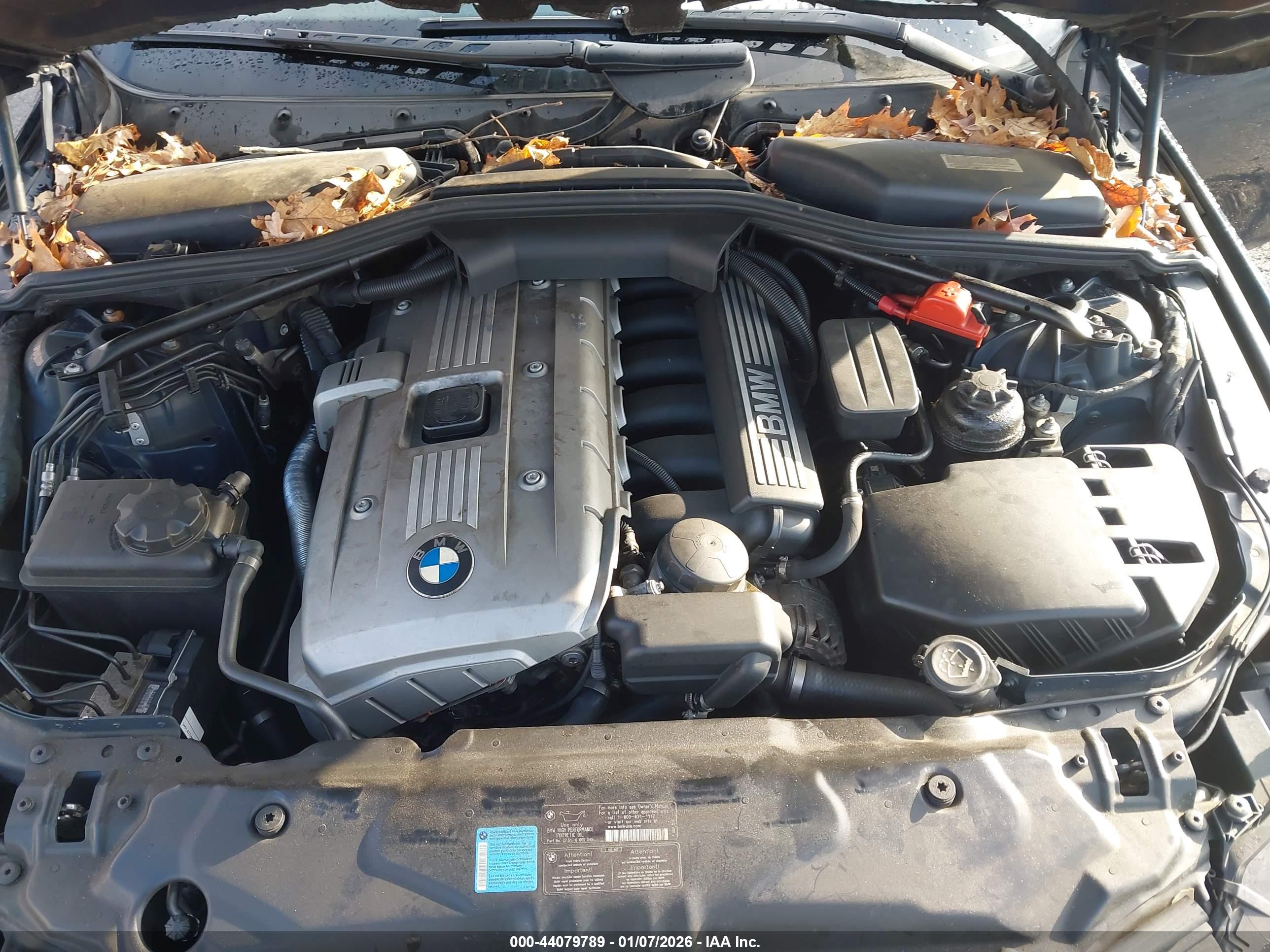 BMW 525XI image 10