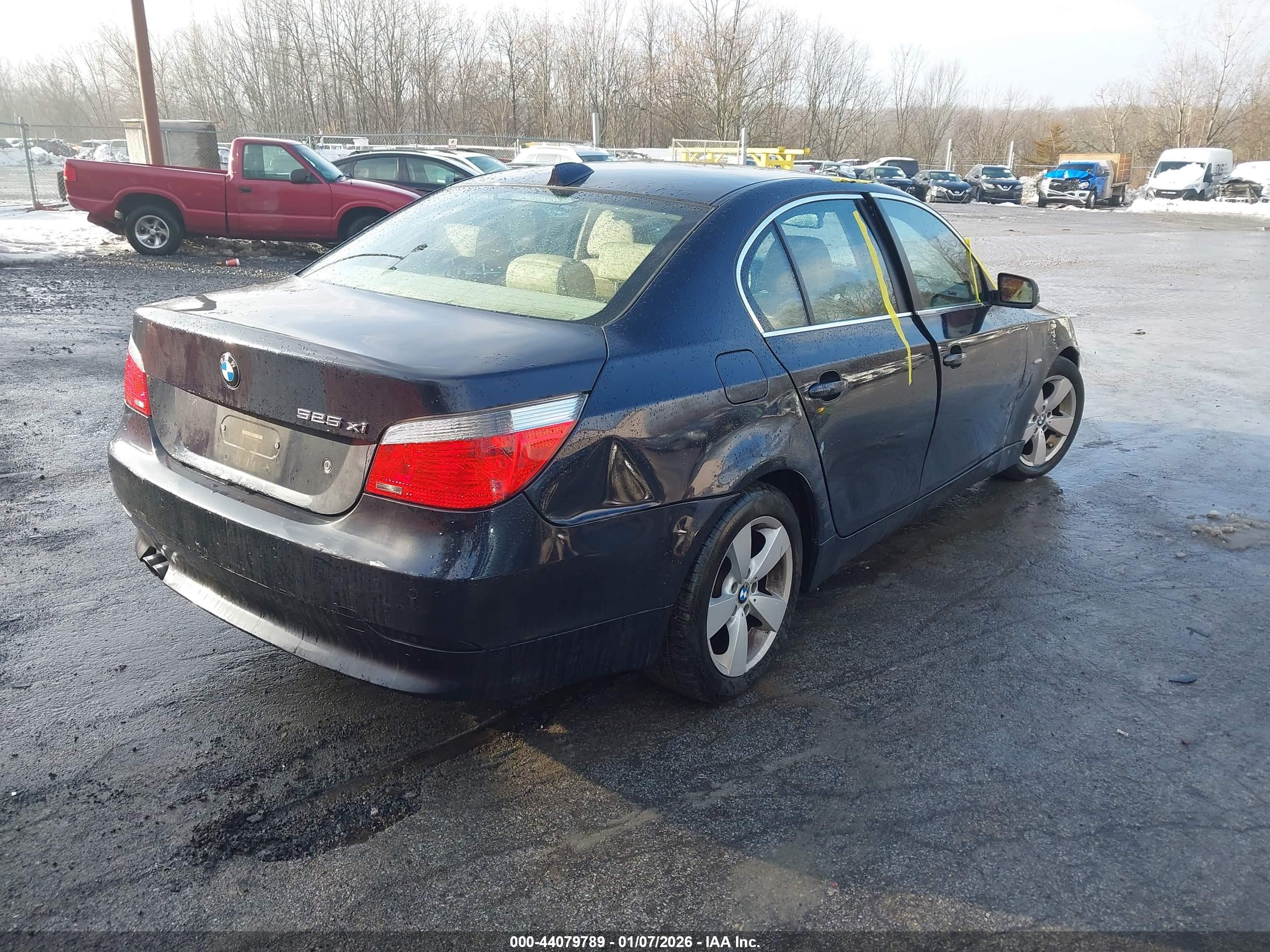BMW 525XI image 4