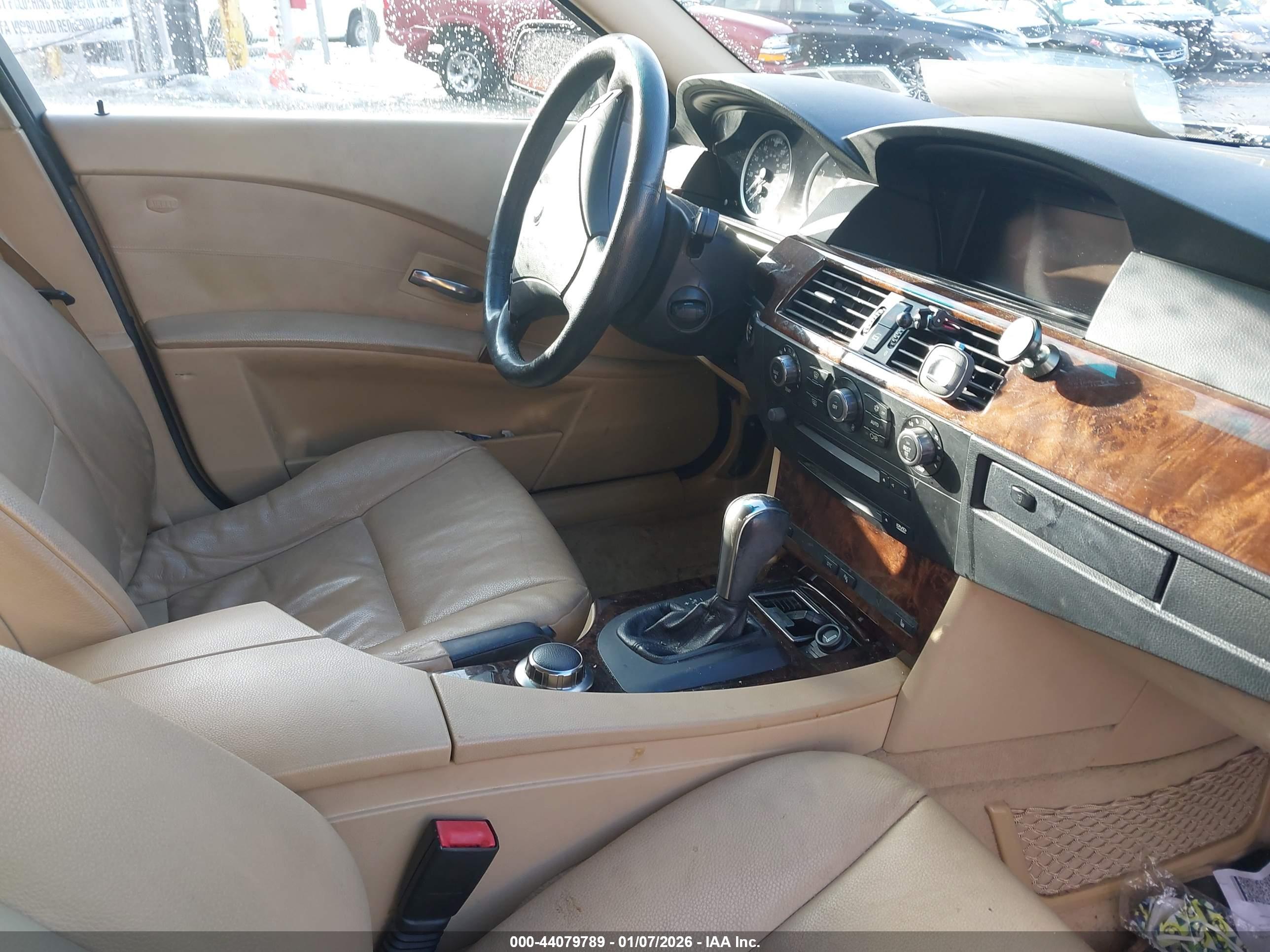 BMW 525XI image 5