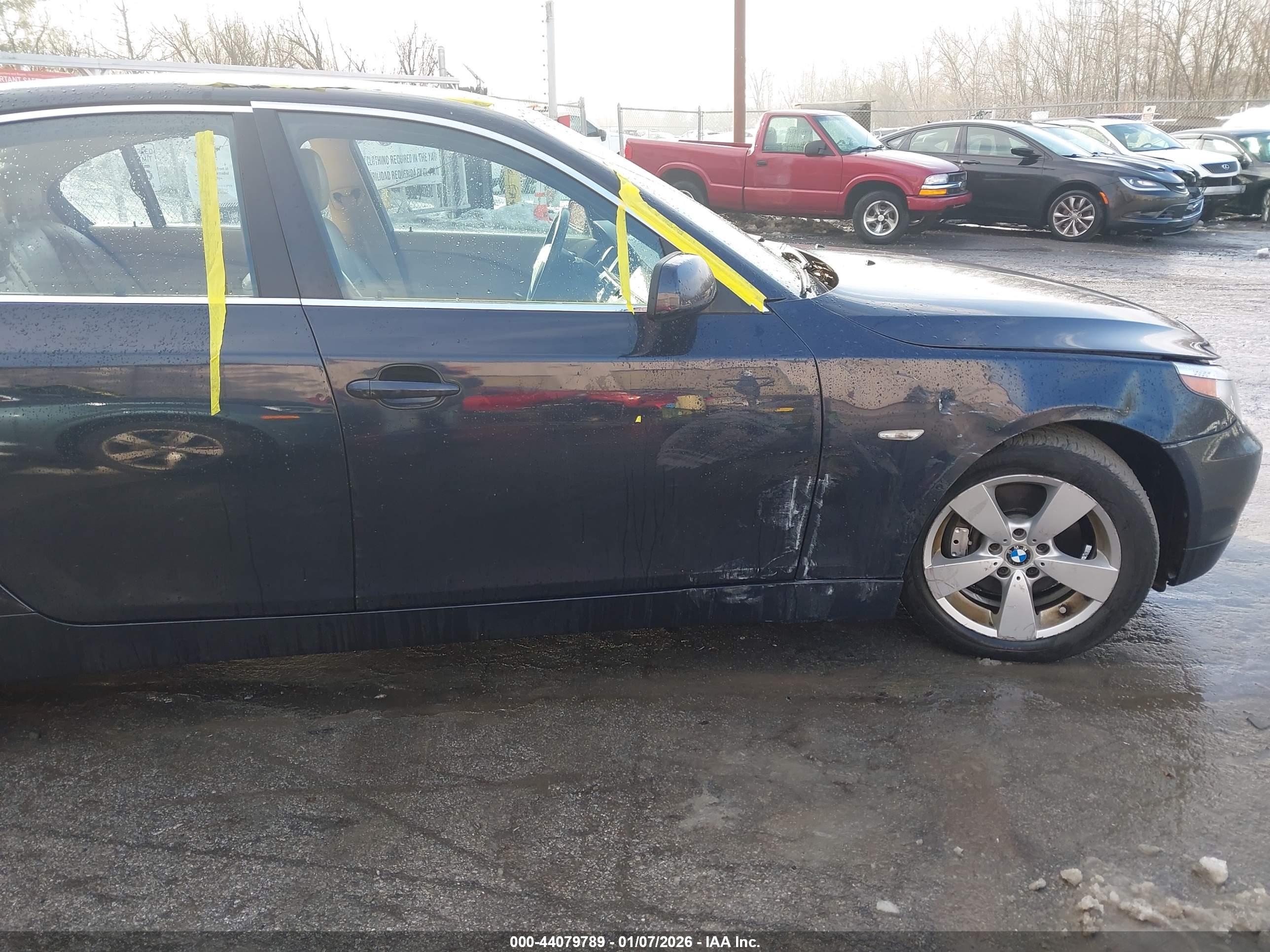 BMW 525XI image 6