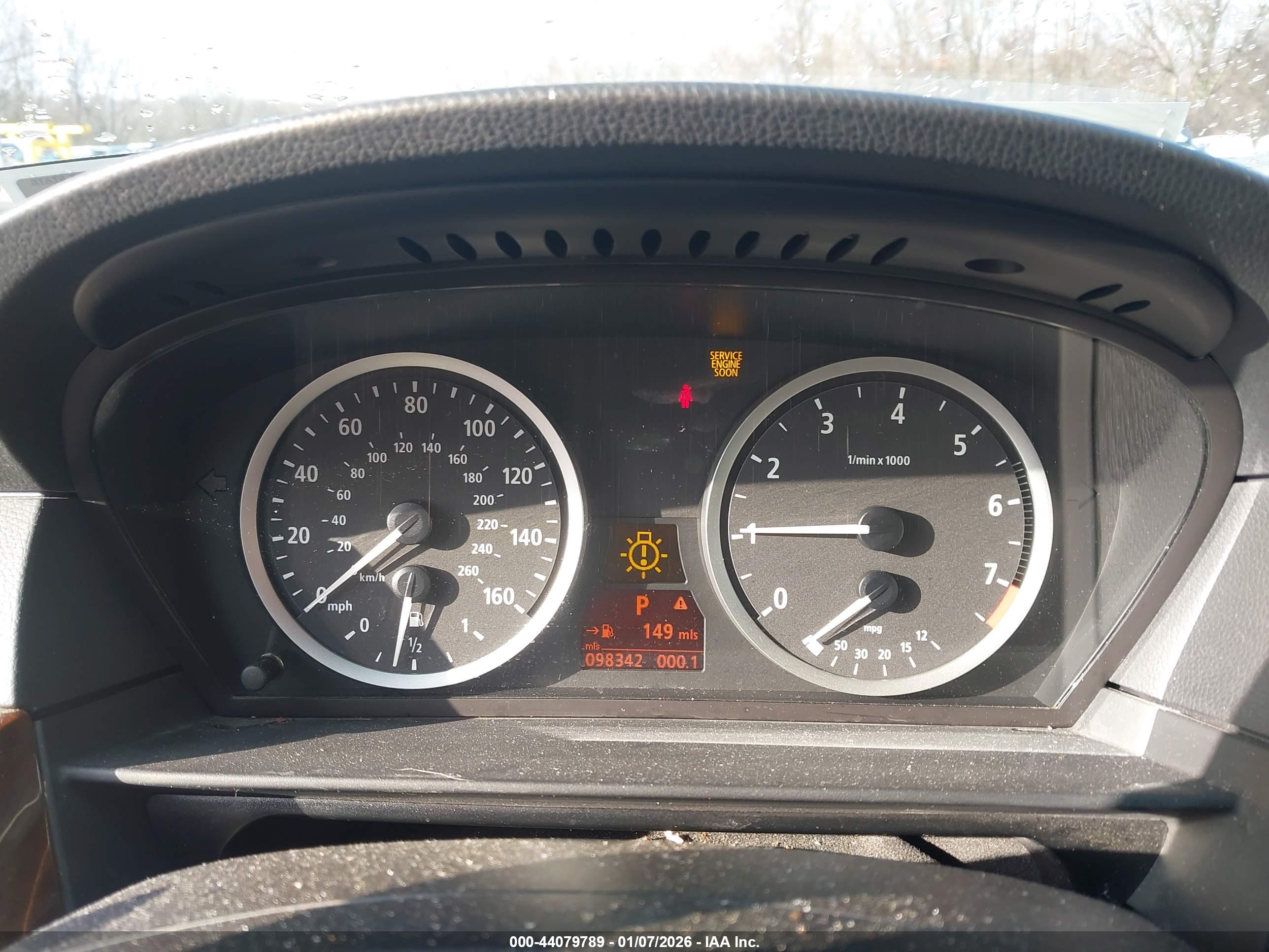 BMW 525XI image 7