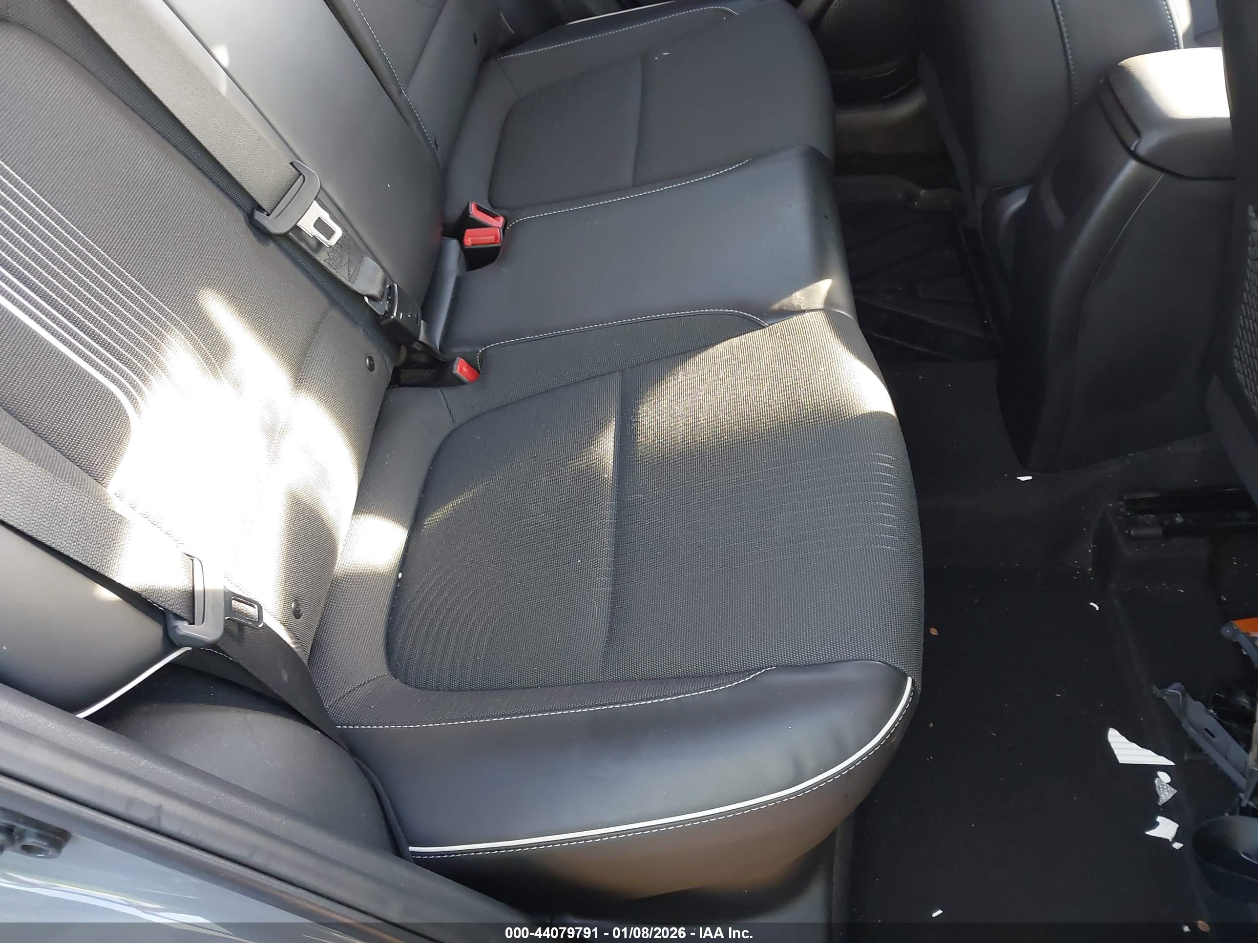 HYUNDAI VENUE image 8