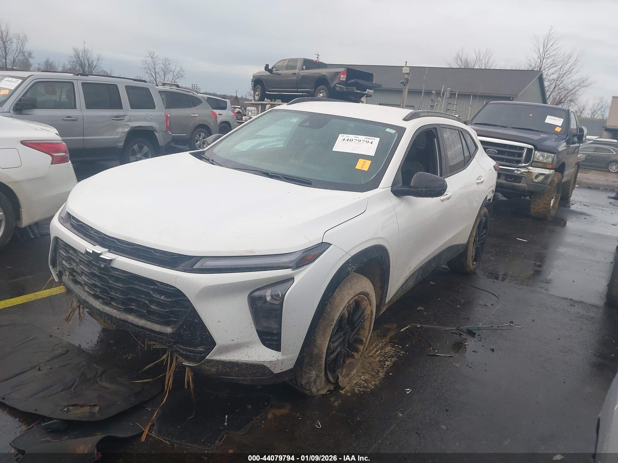 CHEVROLET TRAX image 2