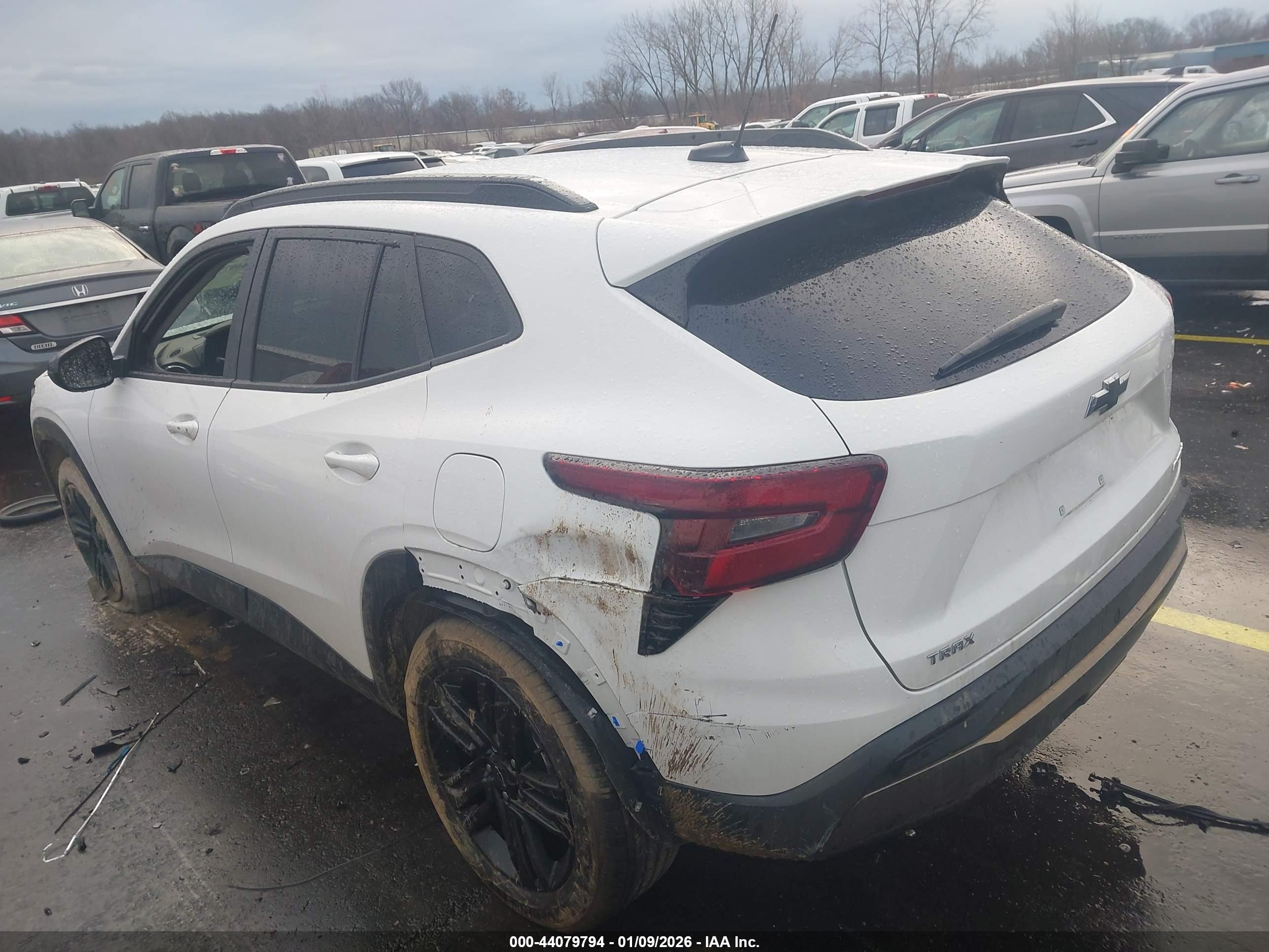 CHEVROLET TRAX image 3