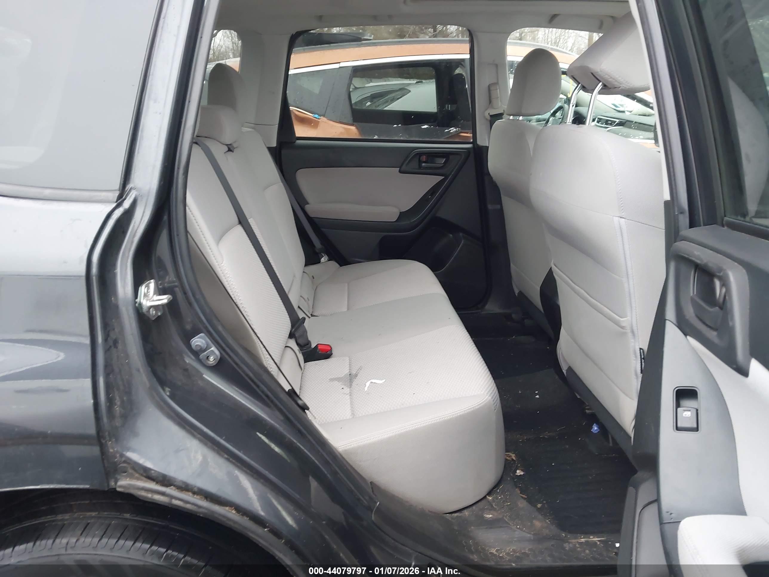 SUBARU FORESTER image 8