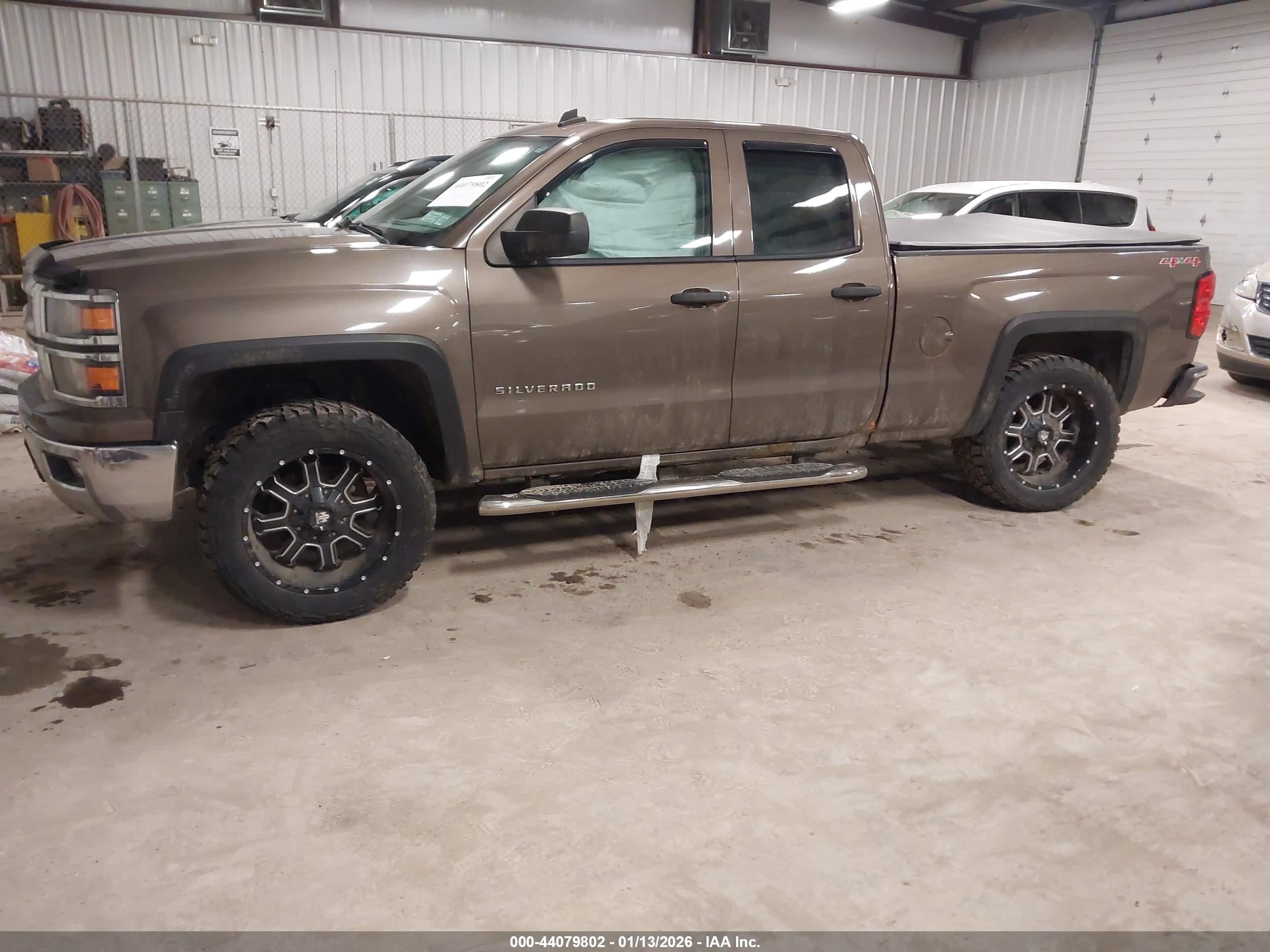 CHEVROLET SILVERADO image 2