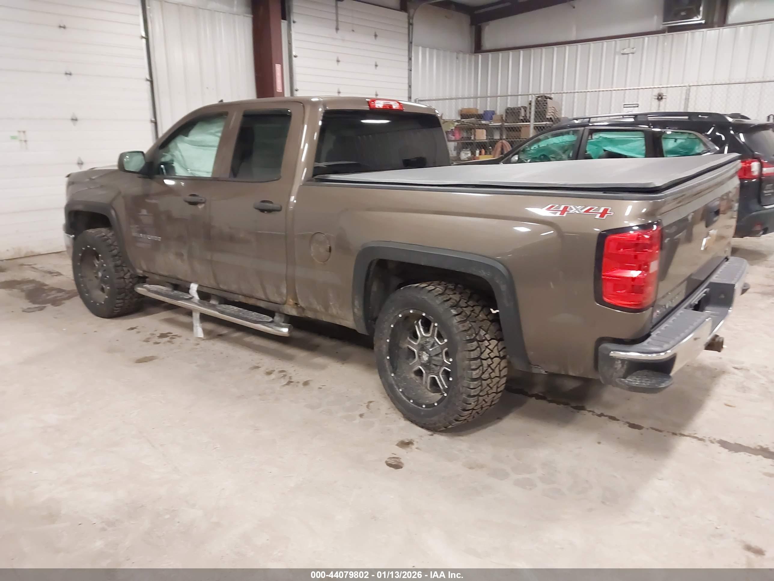 CHEVROLET SILVERADO image 3