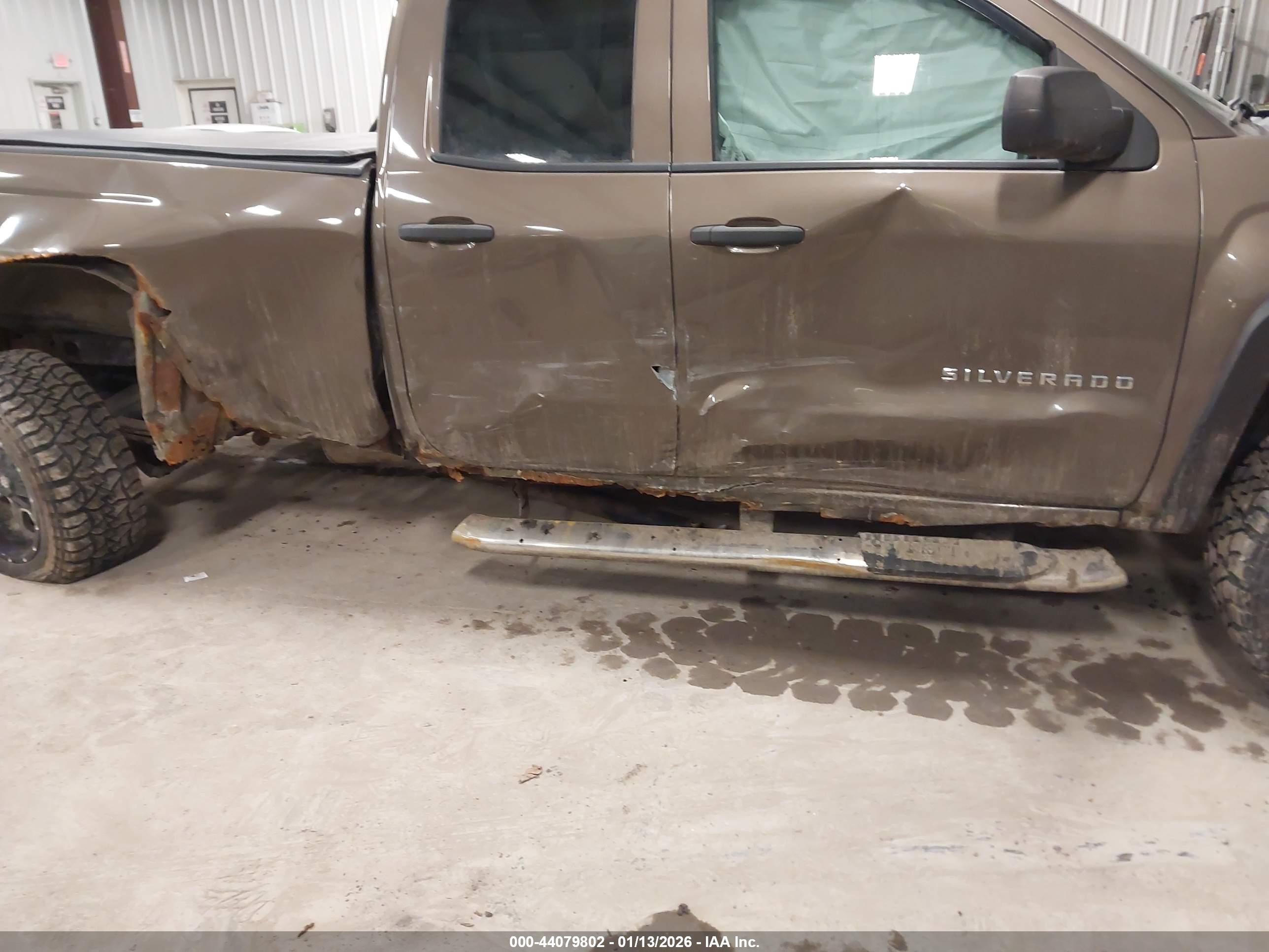 CHEVROLET SILVERADO image 6