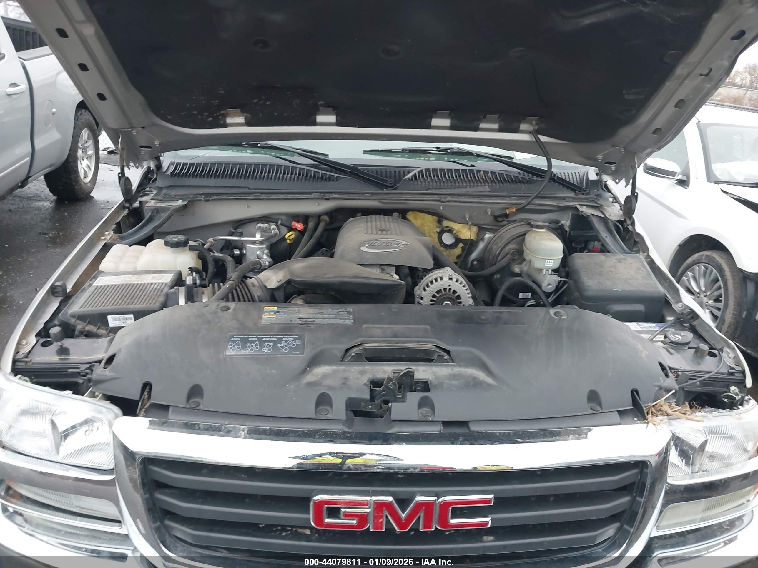 GMC SIERRA image 10