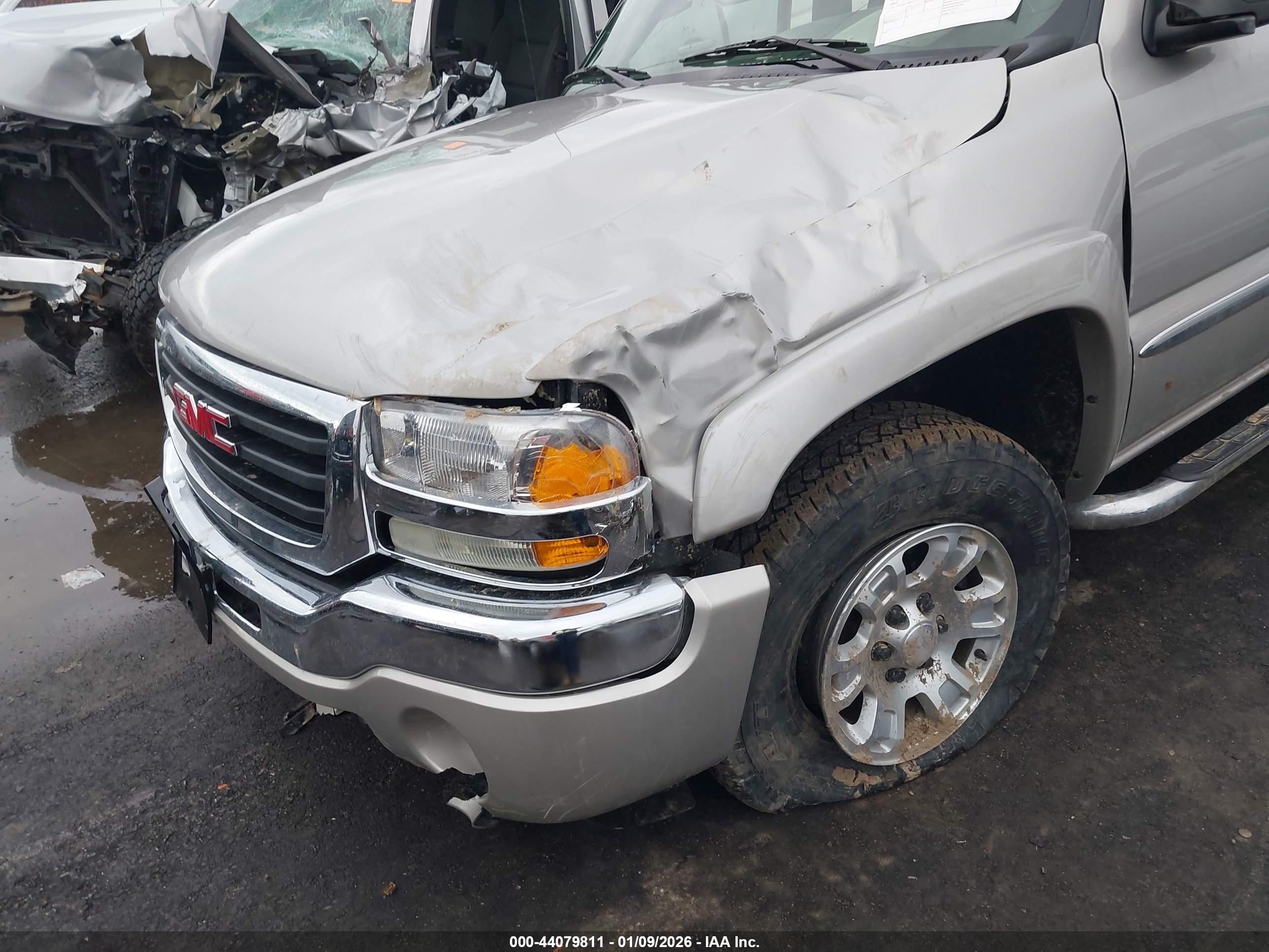 GMC SIERRA image 6