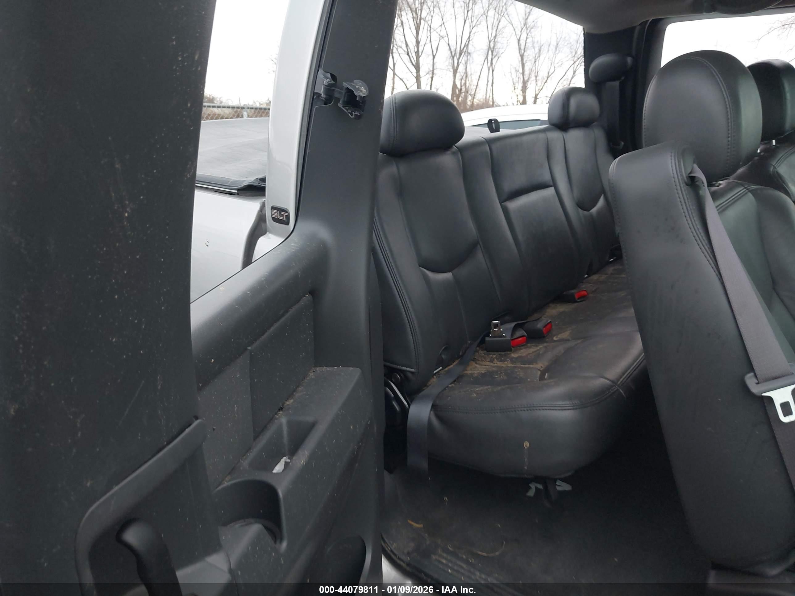 GMC SIERRA image 8