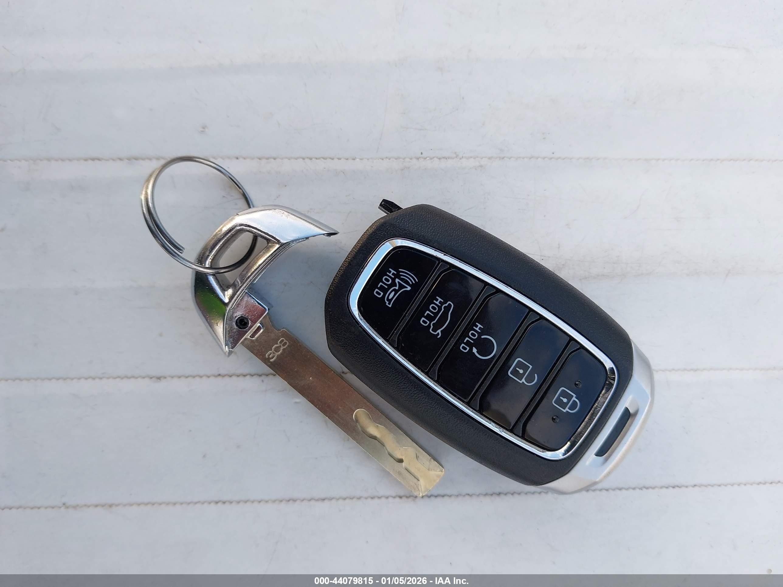 HYUNDAI ELANTRA image 11