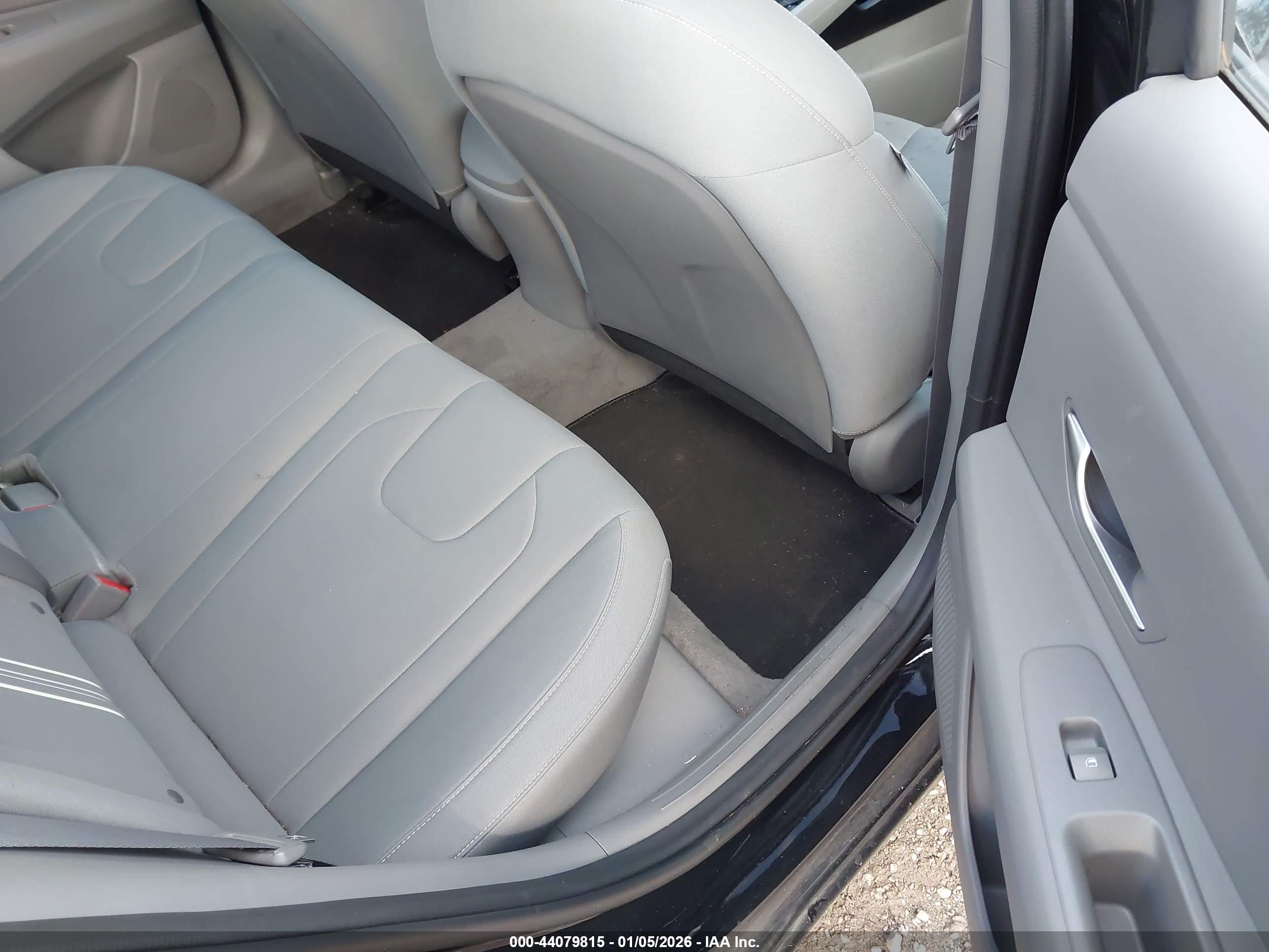 HYUNDAI ELANTRA image 8