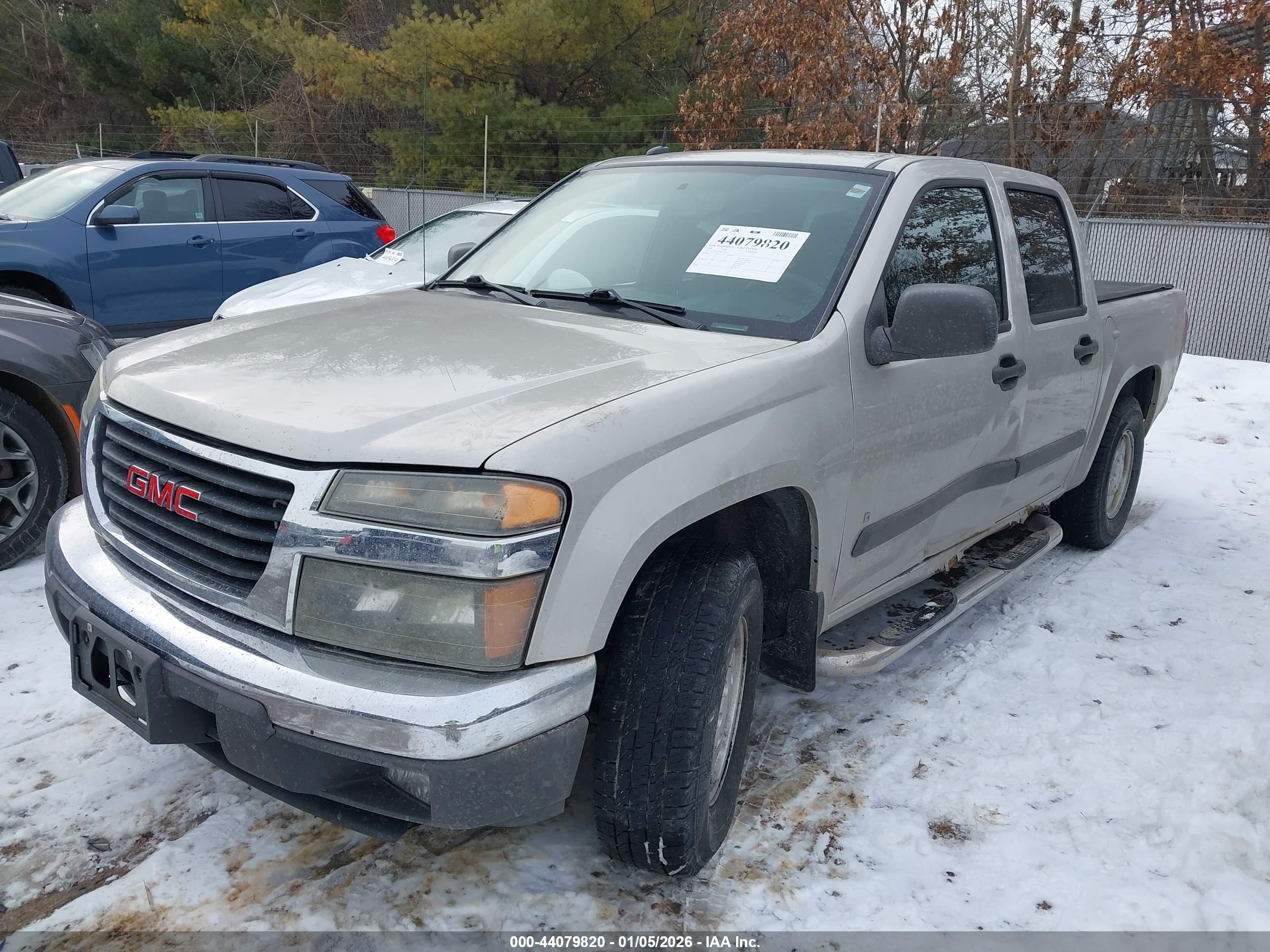 GMC CANYON image 2