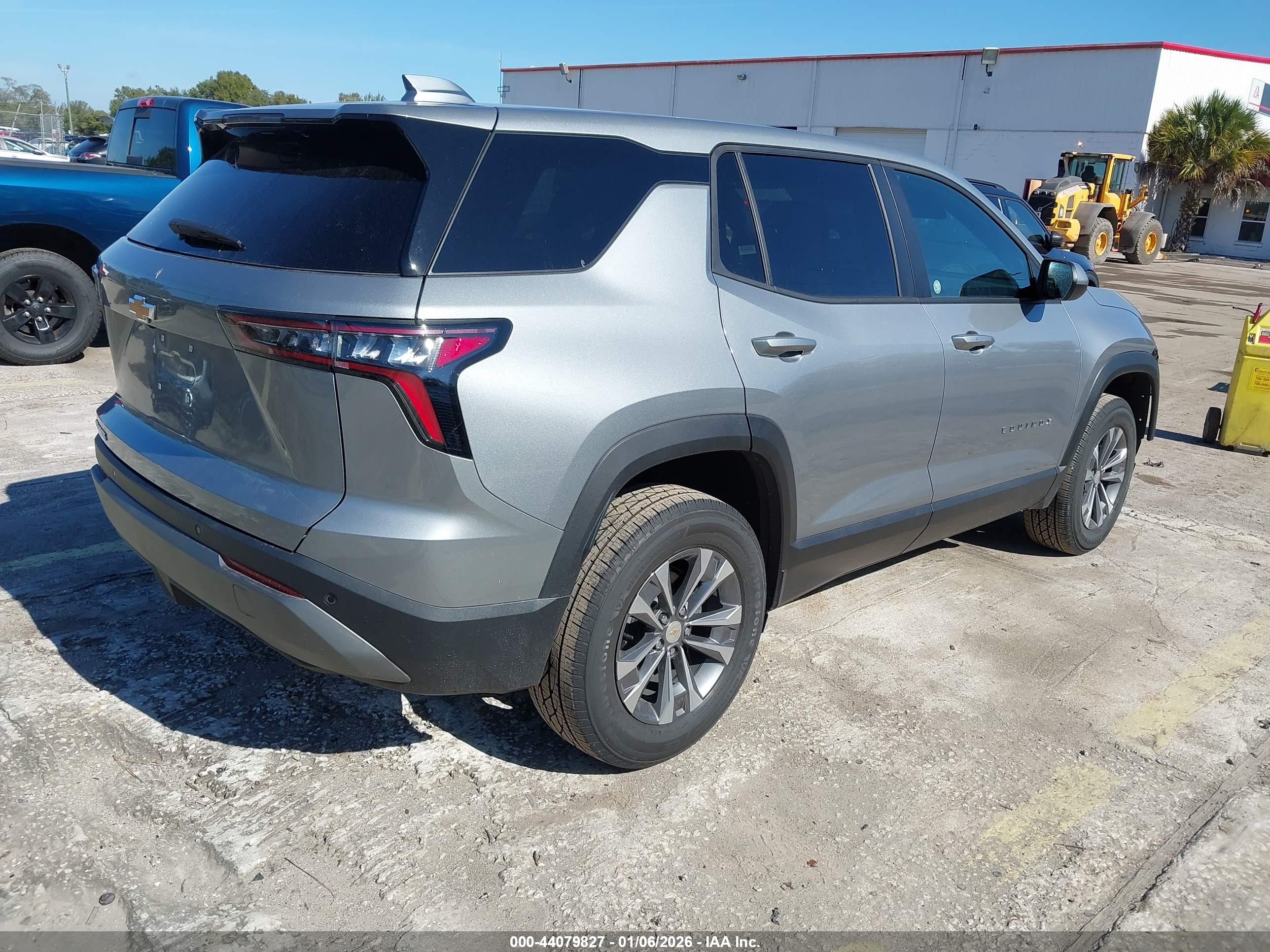 CHEVROLET EQUINOX image 4