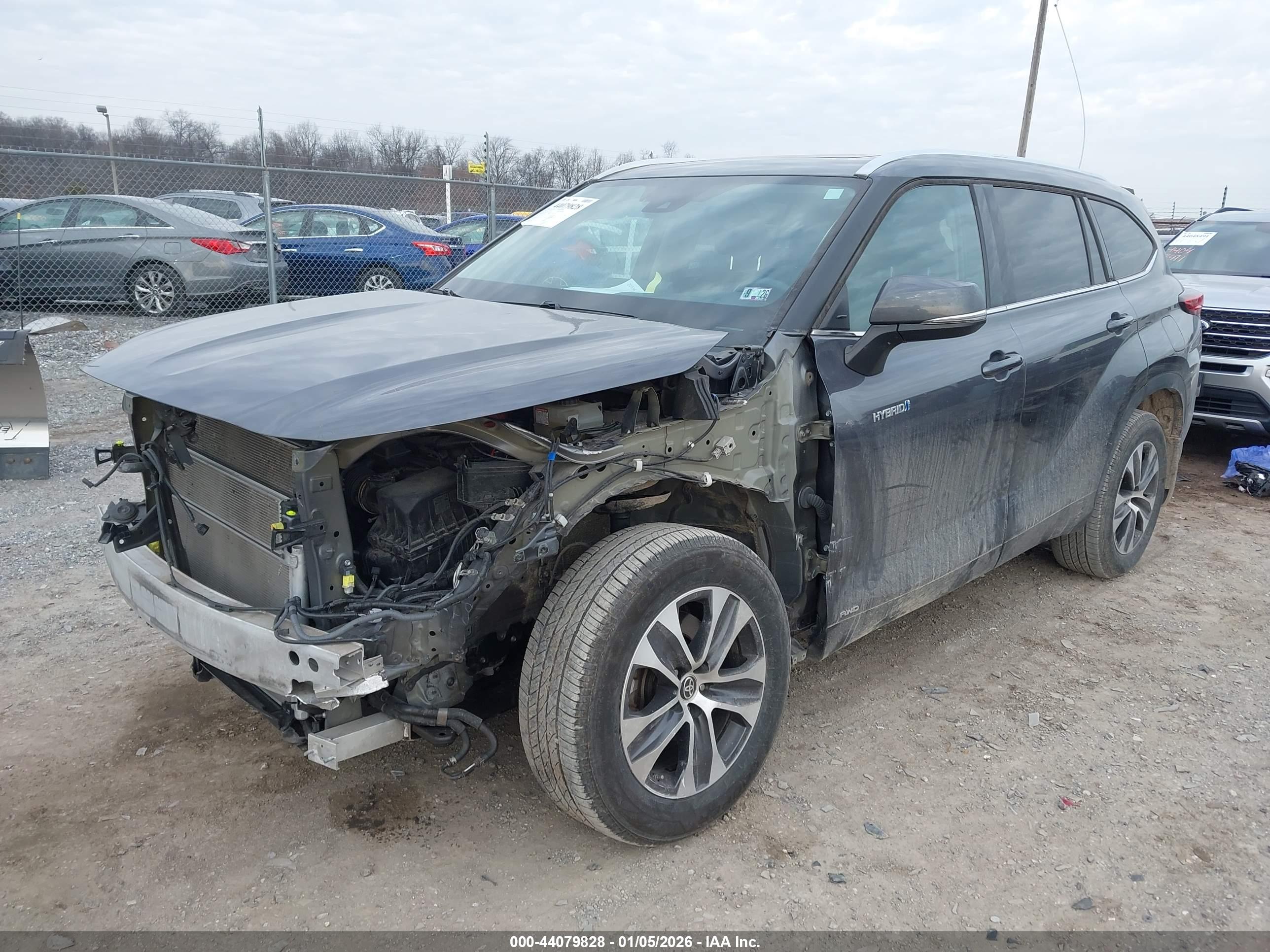 TOYOTA HIGHLANDER image 2