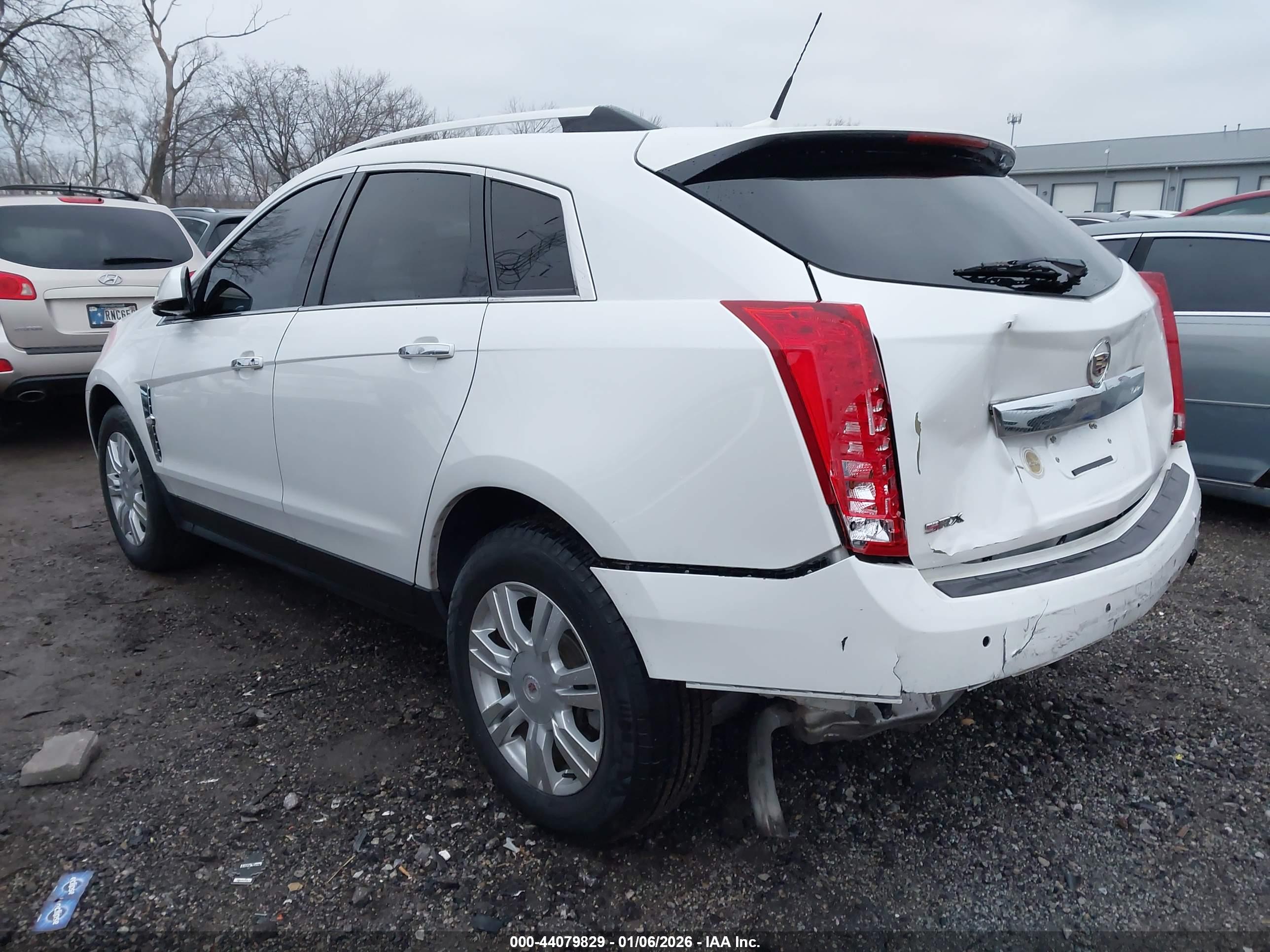 CADILLAC SRX image 3