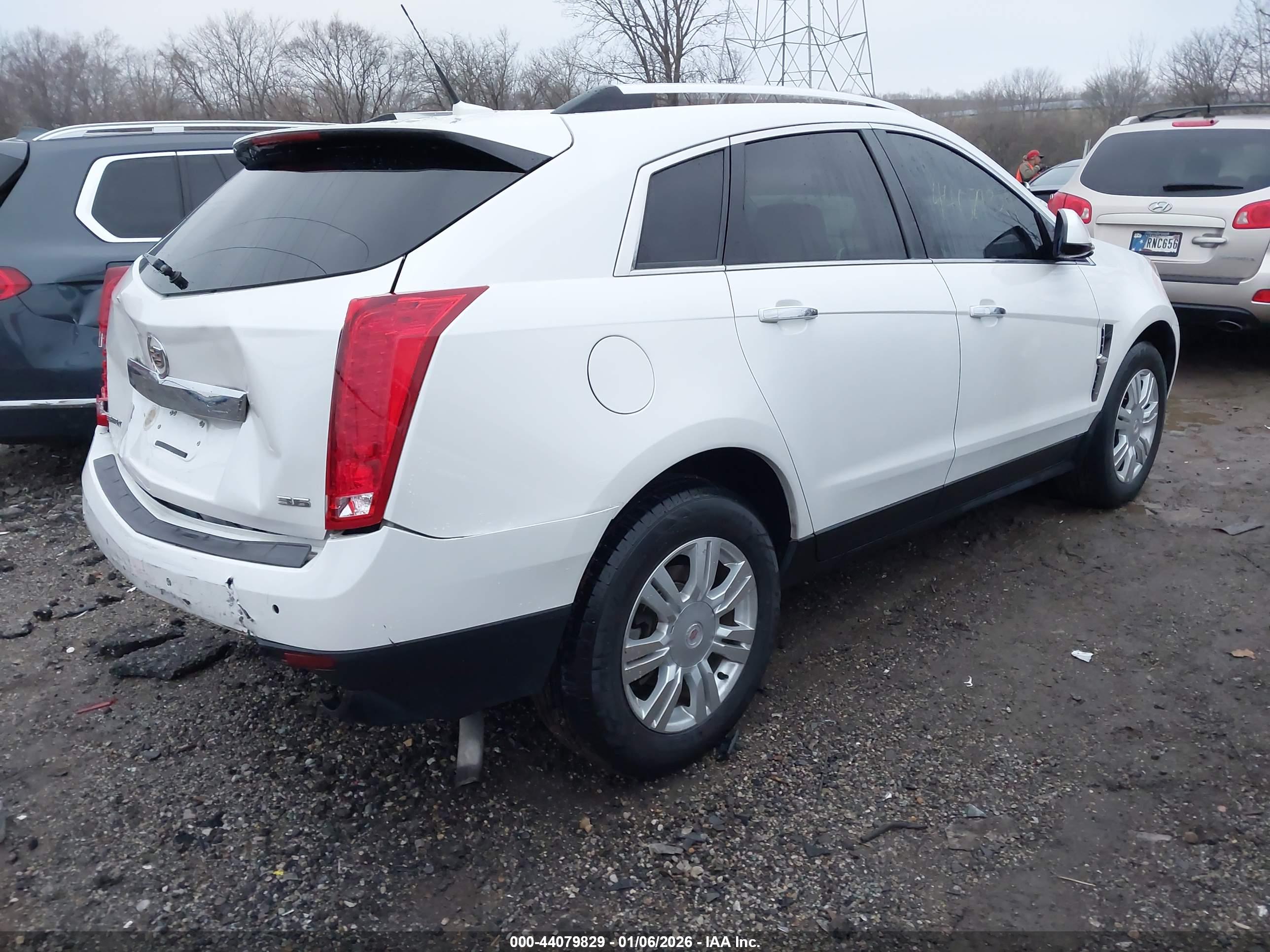 CADILLAC SRX image 4