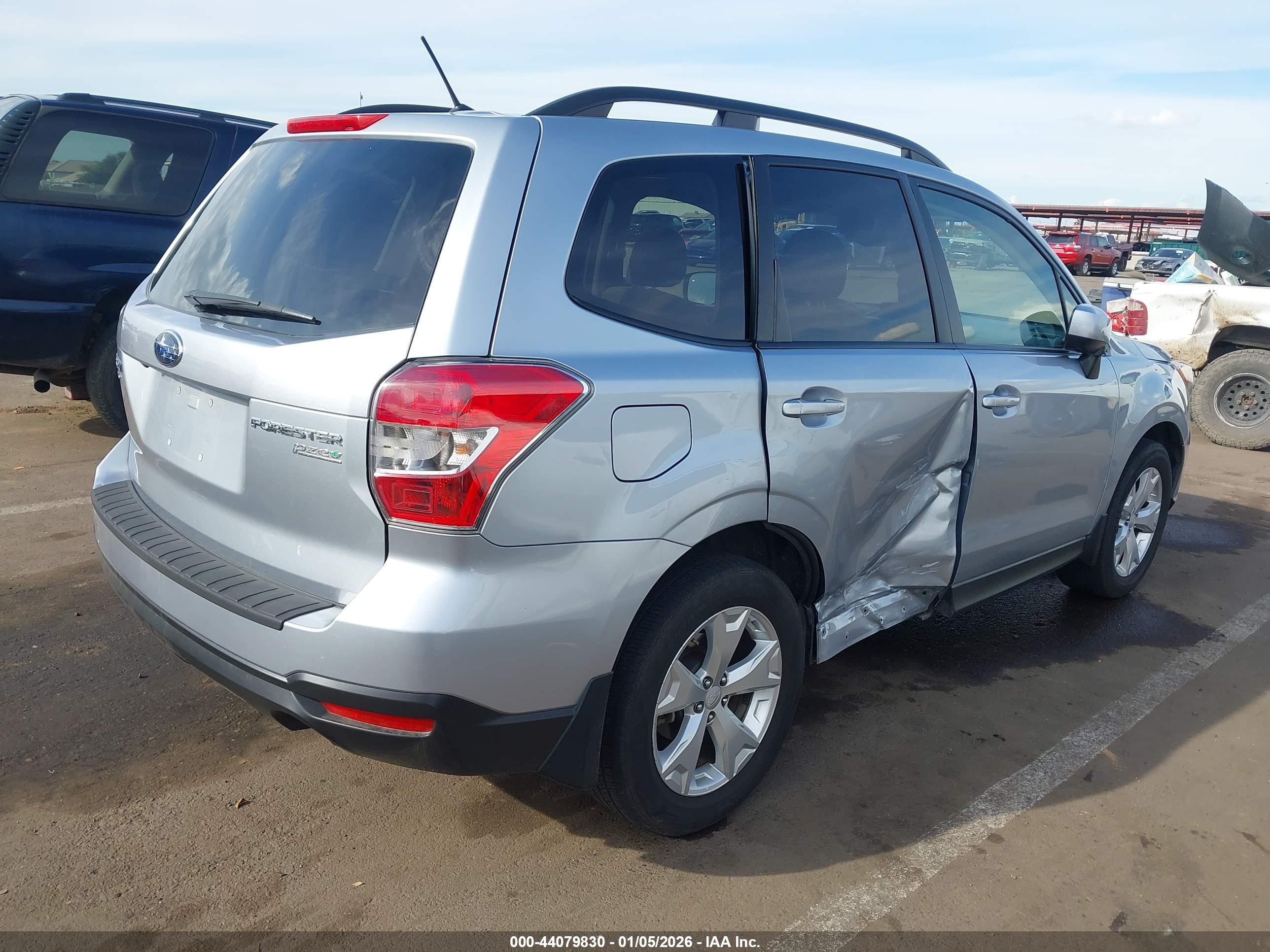 SUBARU FORESTER image 4