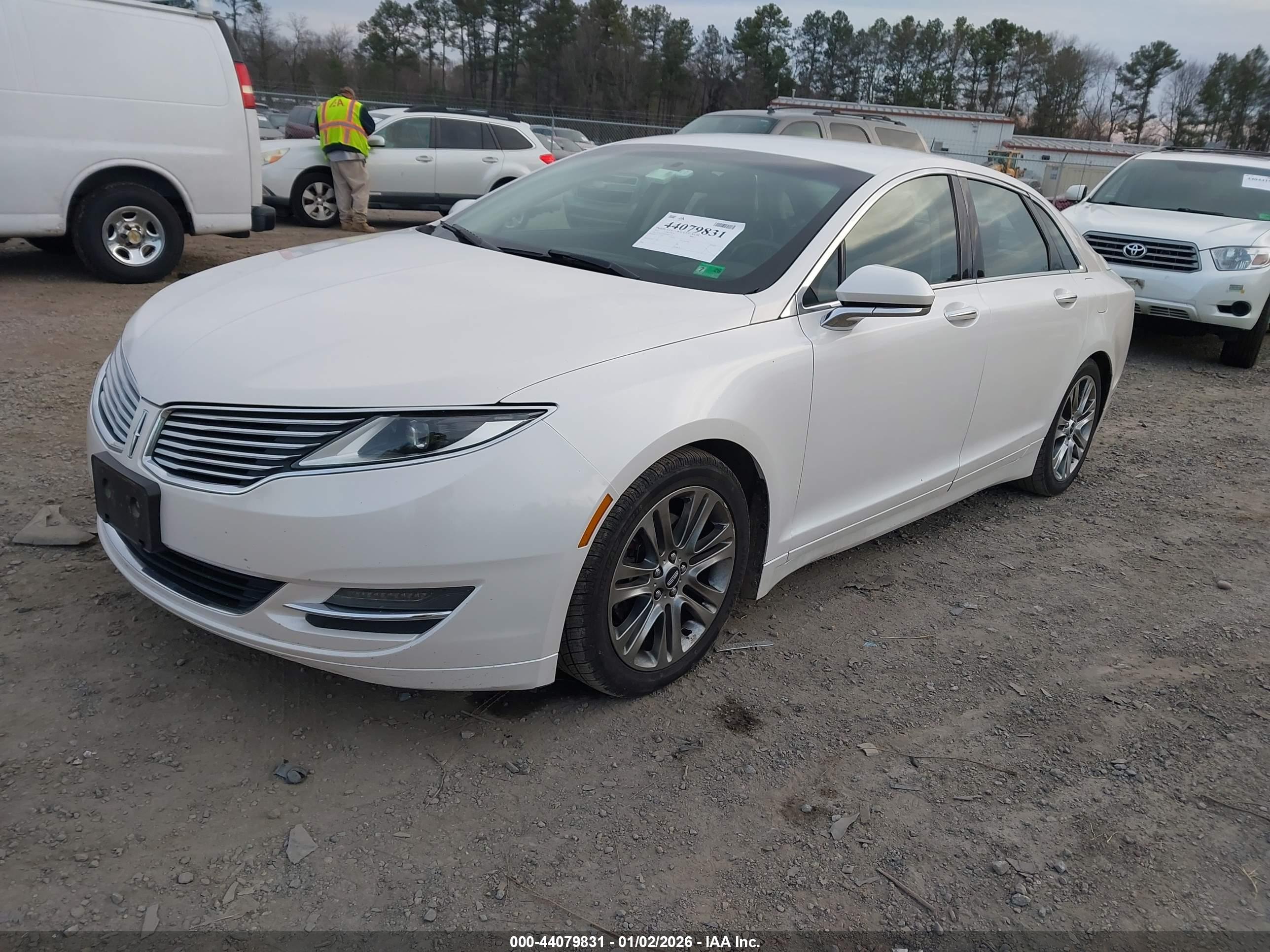LINCOLN MKZ image 2