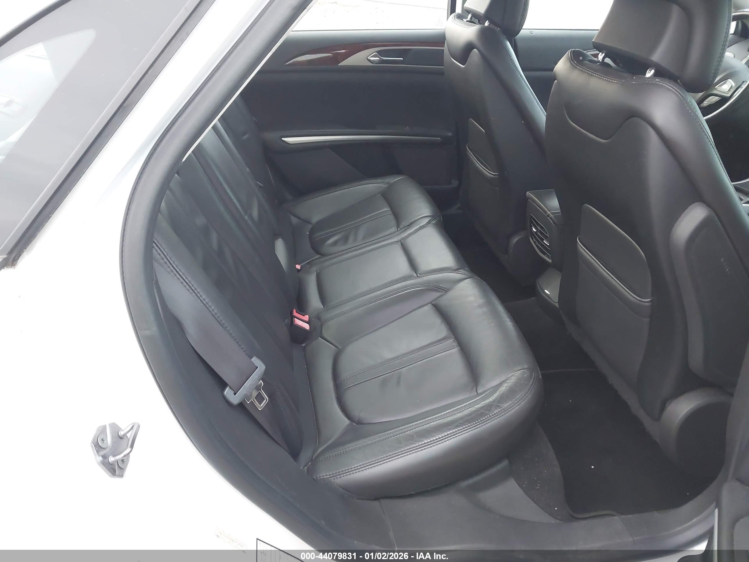 LINCOLN MKZ image 8