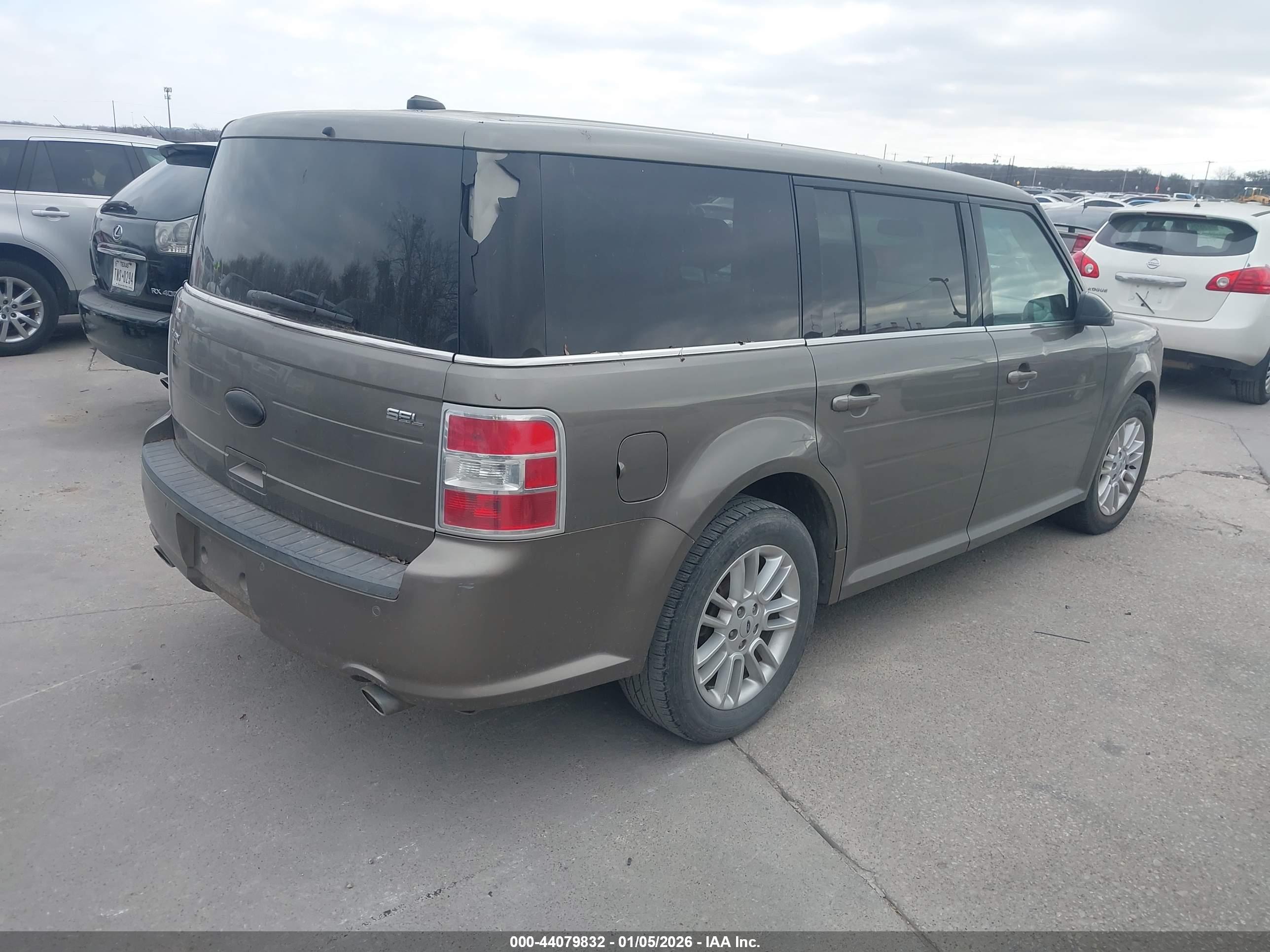 FORD FLEX image 4