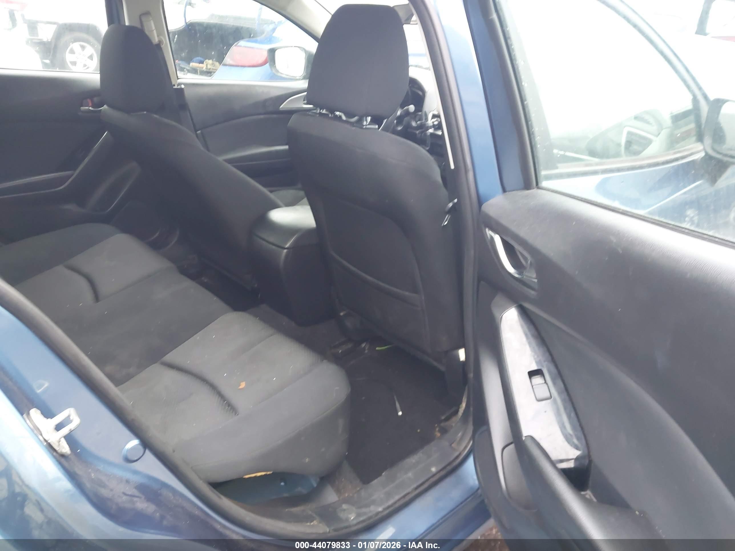 MAZDA MAZDA3 image 8