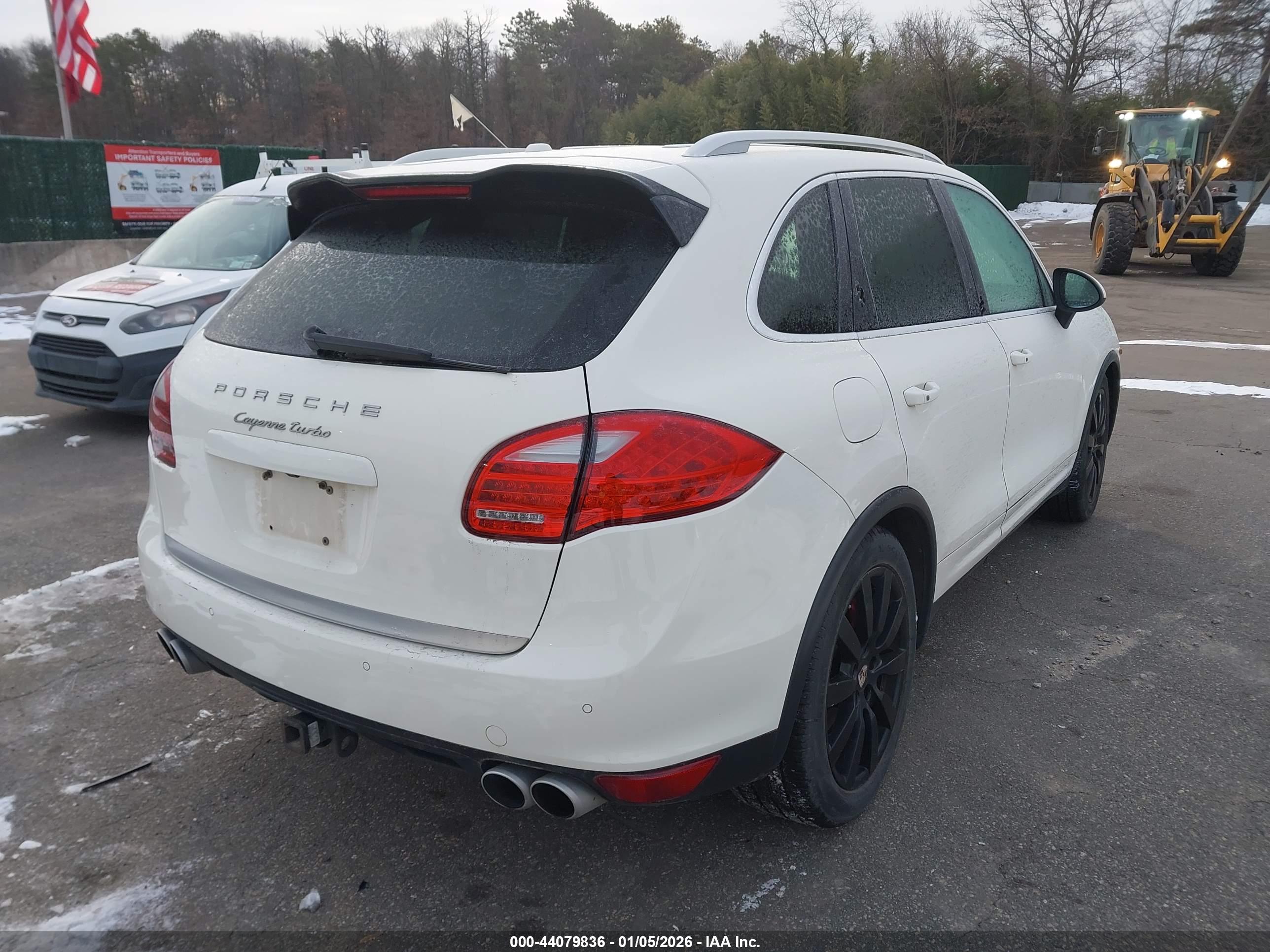 PORSCHE CAYENNE image 4