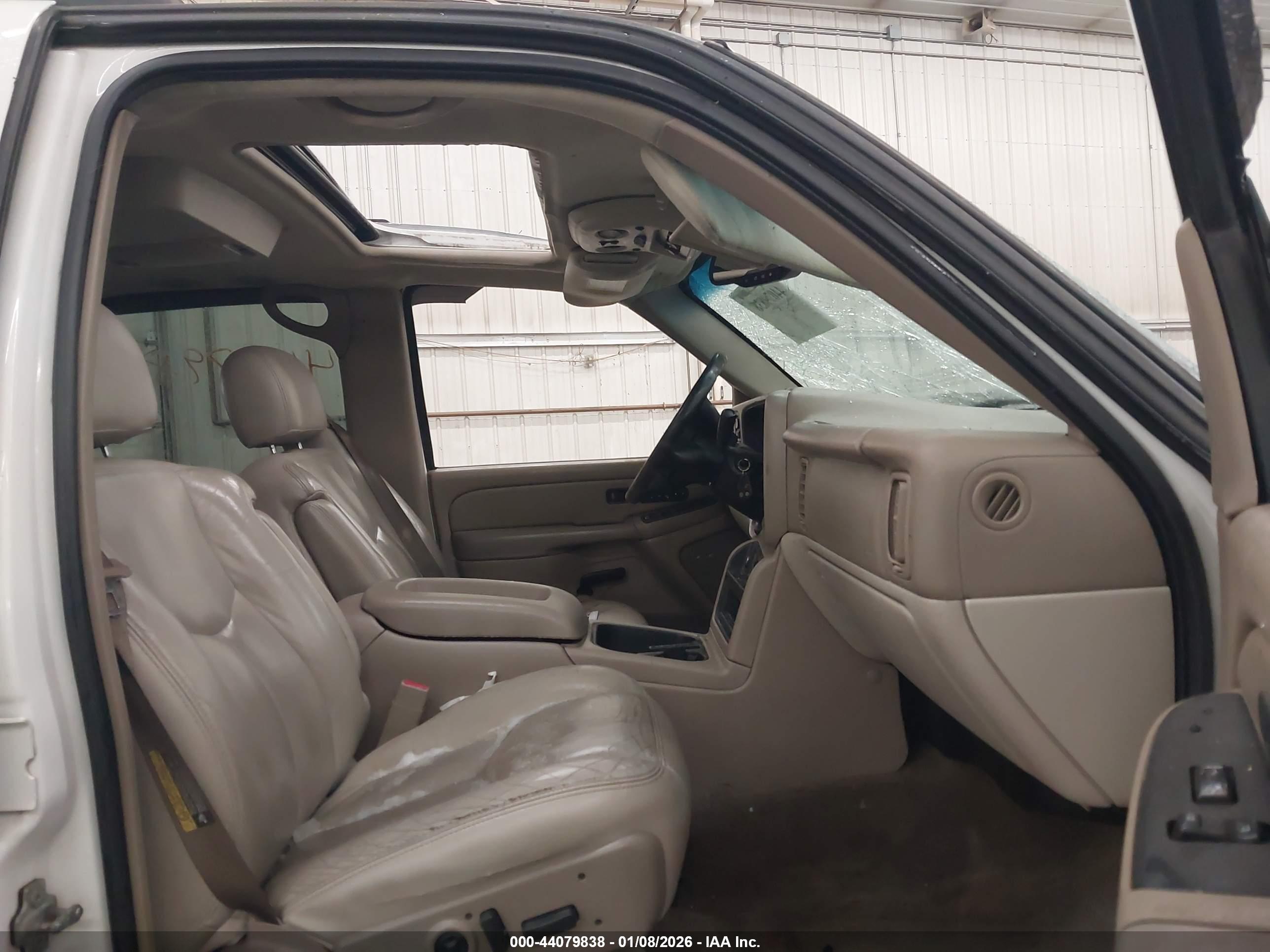 CHEVROLET TAHOE image 5