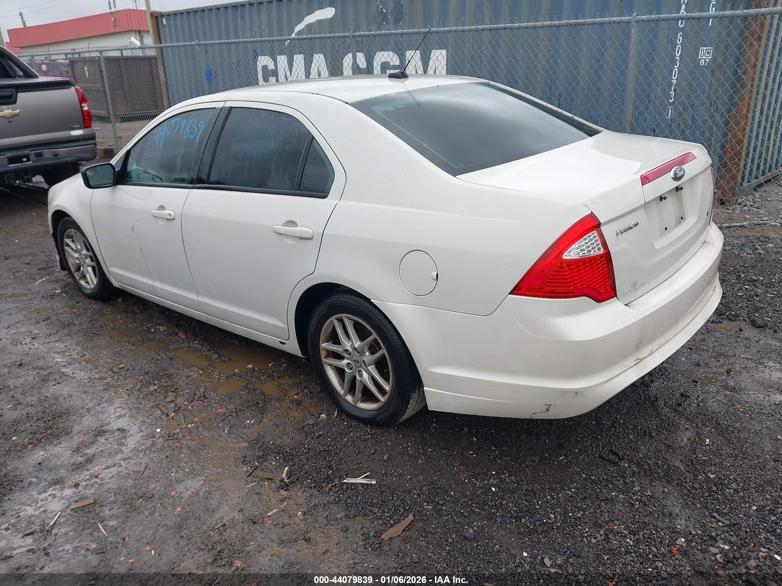 FORD FUSION image 3