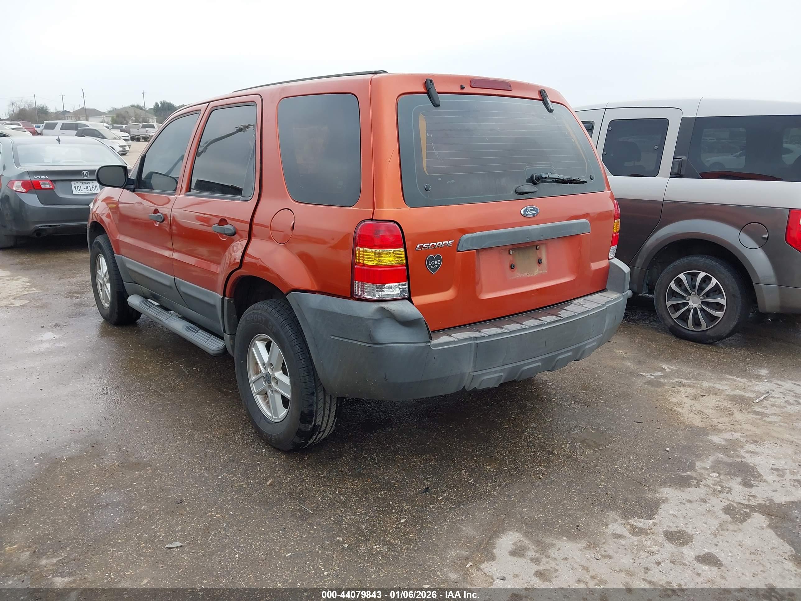 FORD ESCAPE image 3