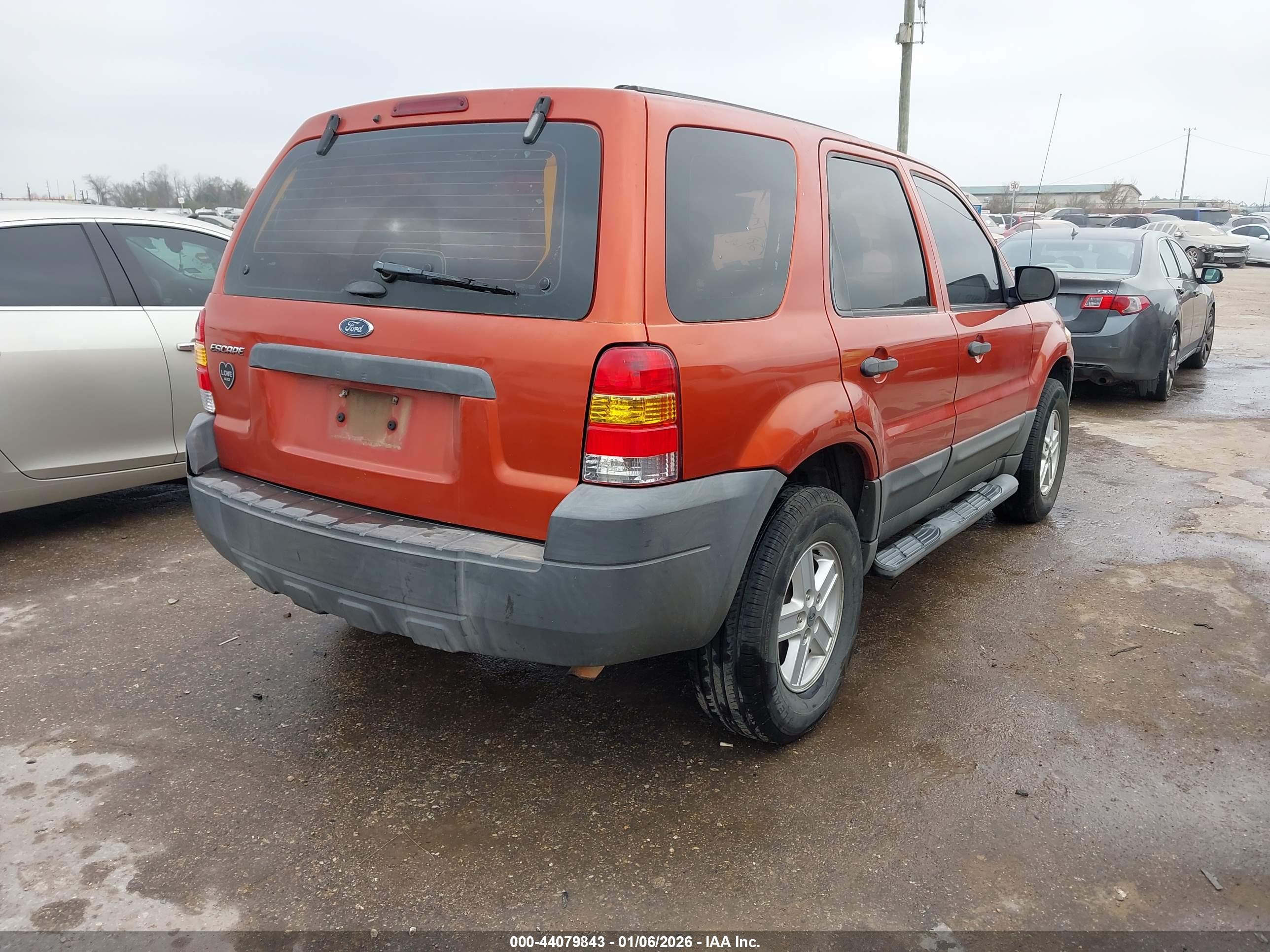 FORD ESCAPE image 4