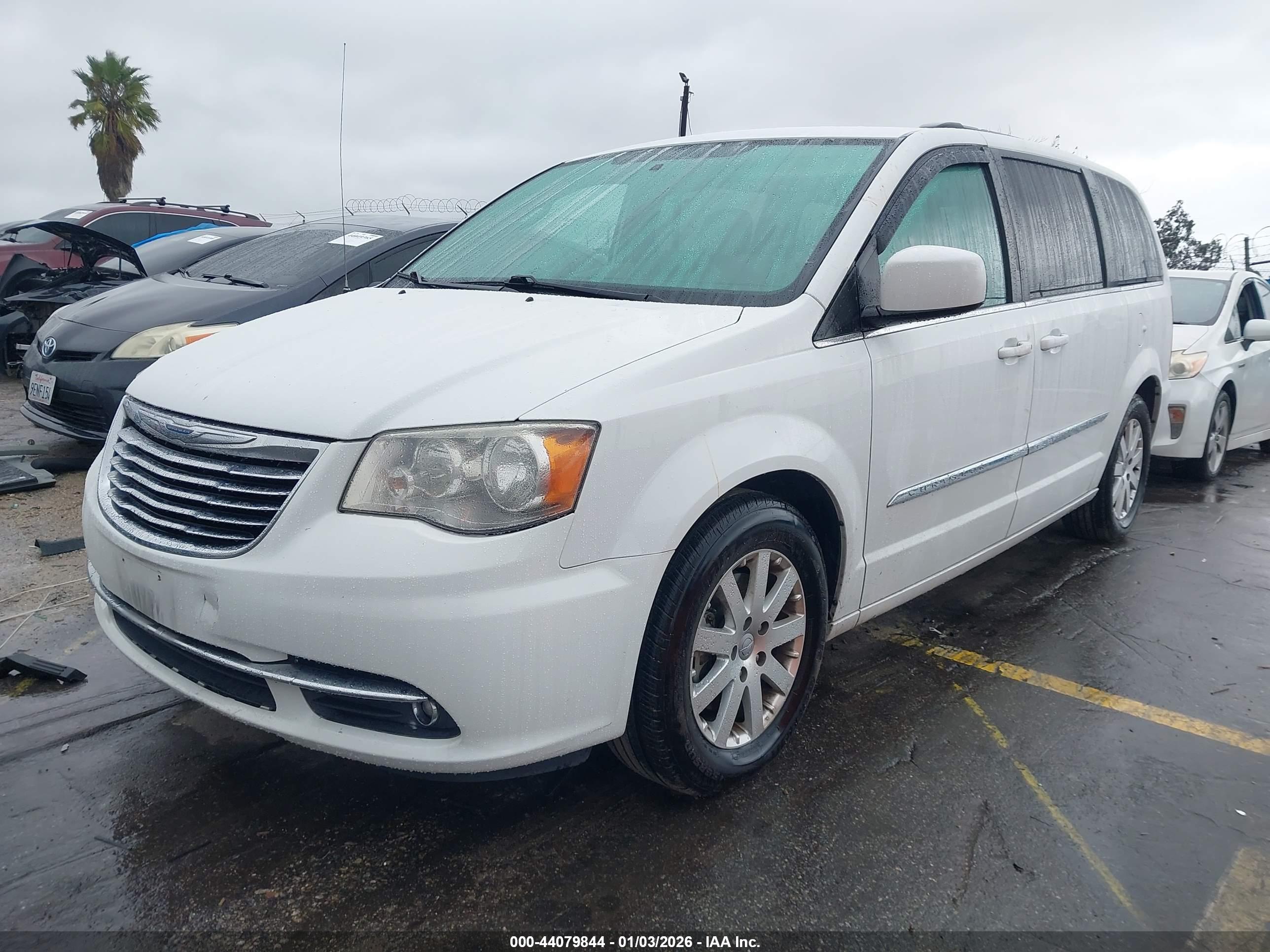 CHRYSLER TOWN image 2
