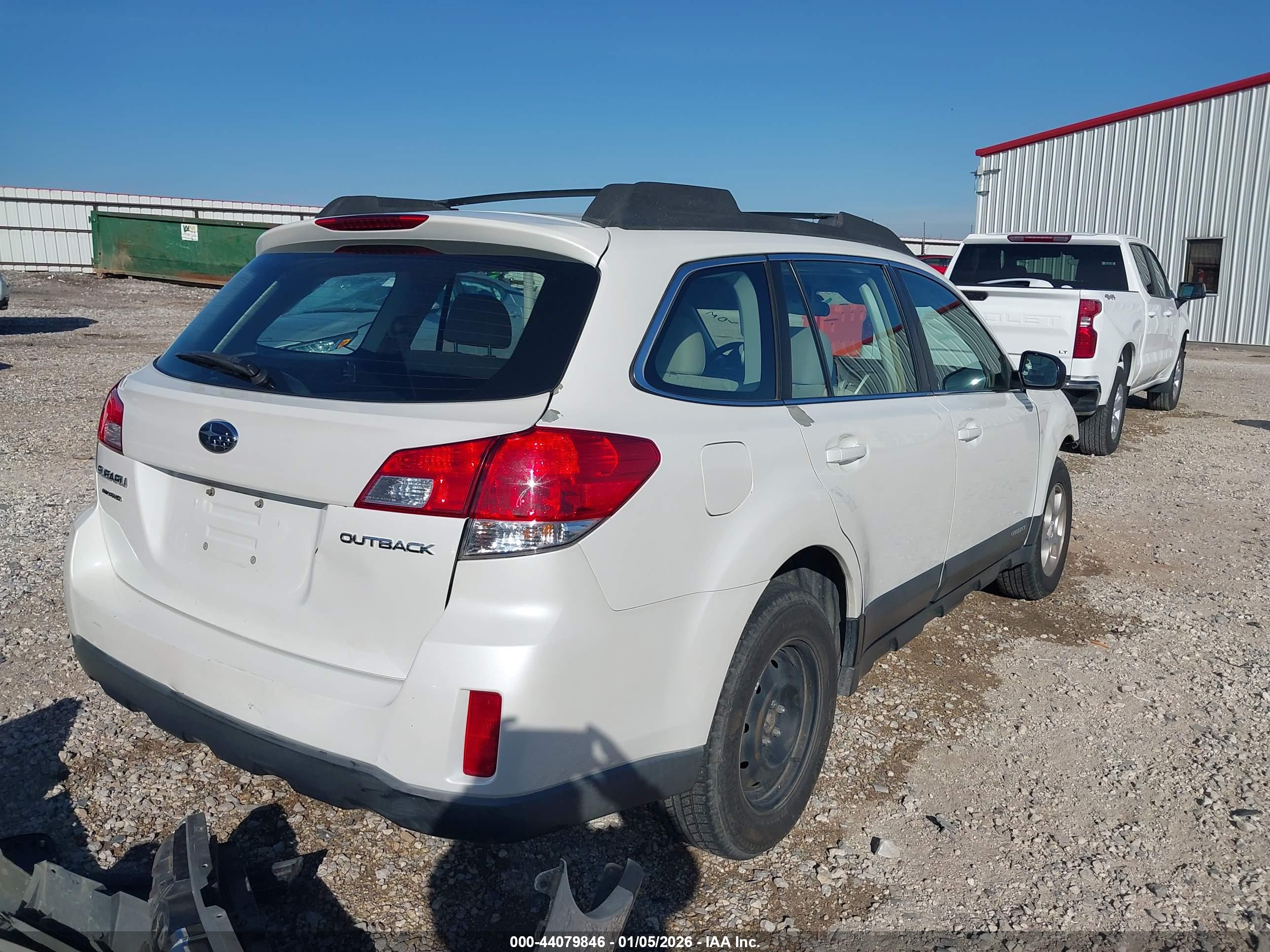 SUBARU OUTBACK image 4