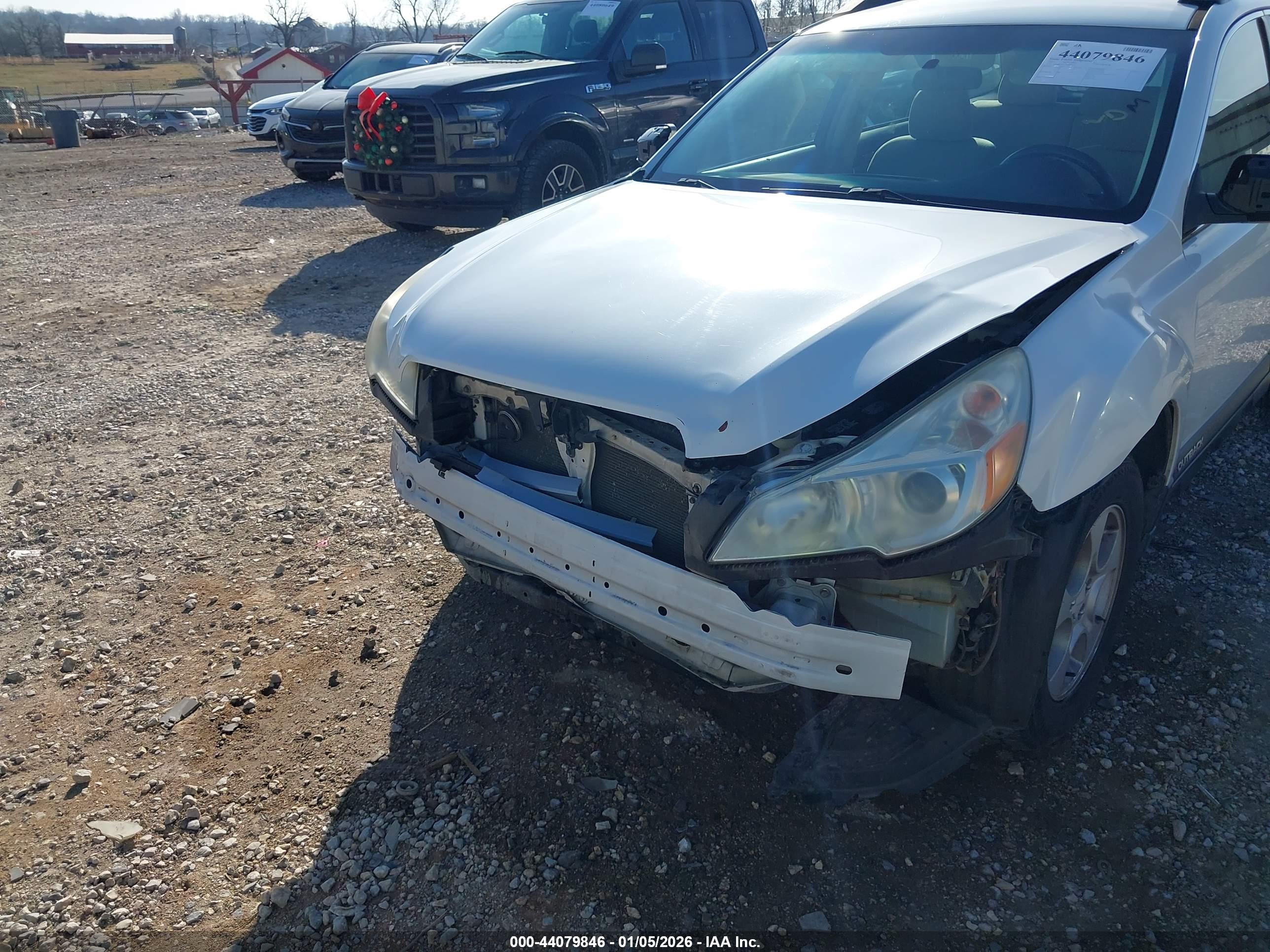 SUBARU OUTBACK image 6