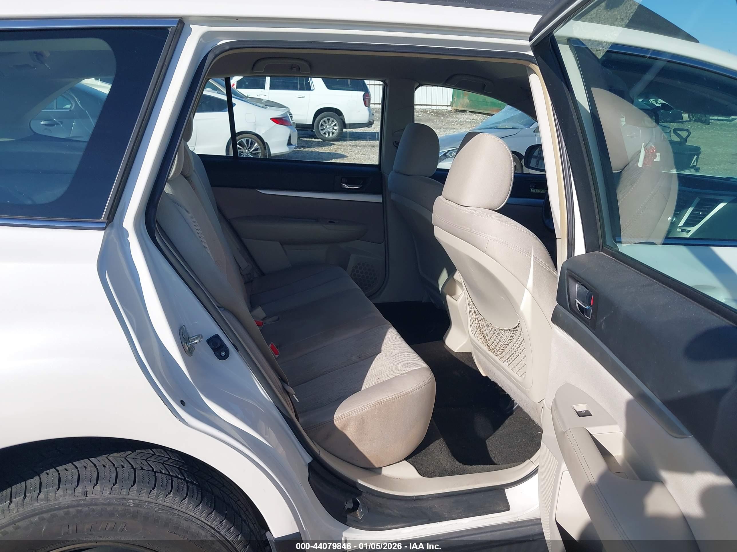 SUBARU OUTBACK image 8