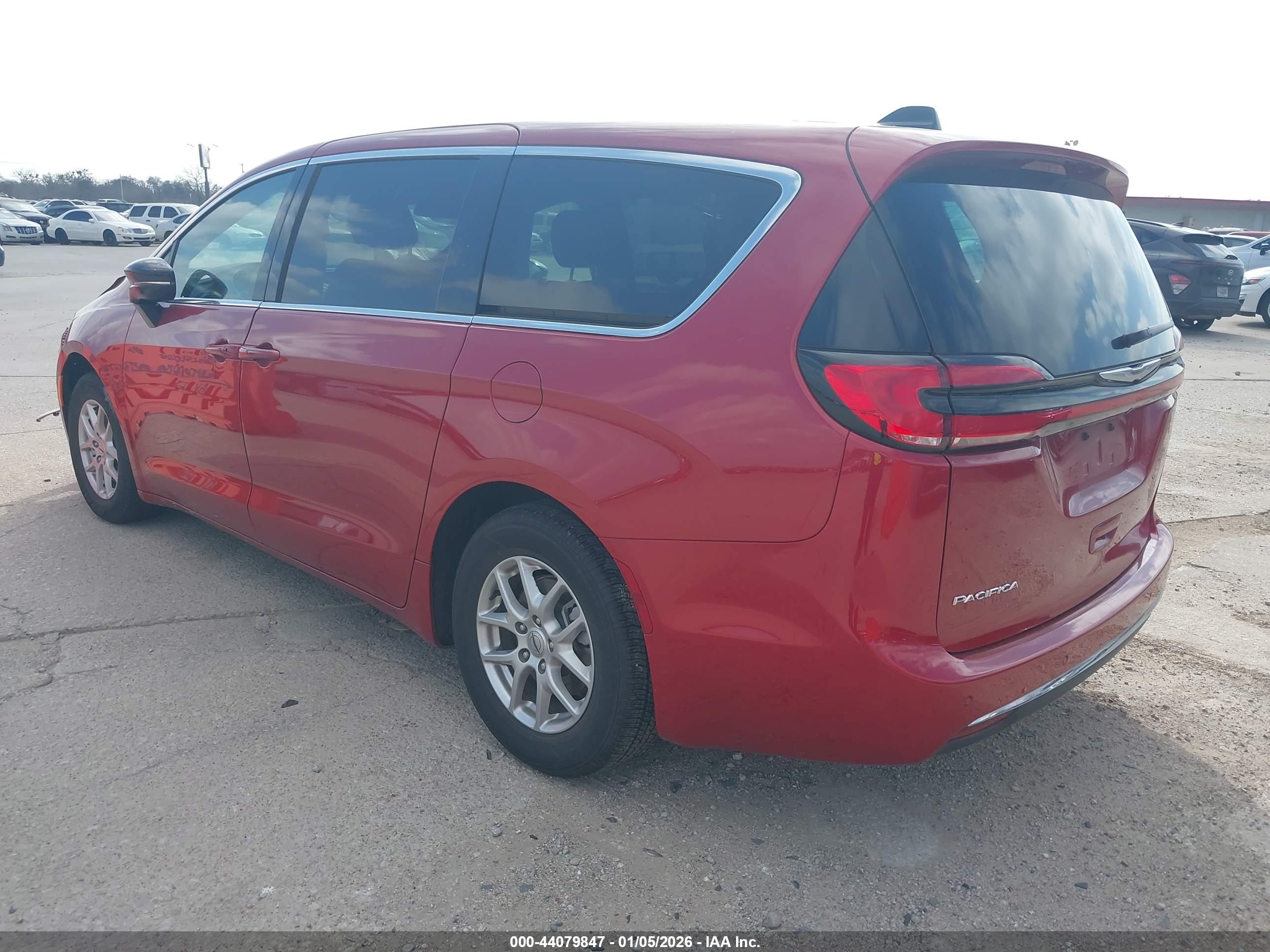 CHRYSLER PACIFICA image 3