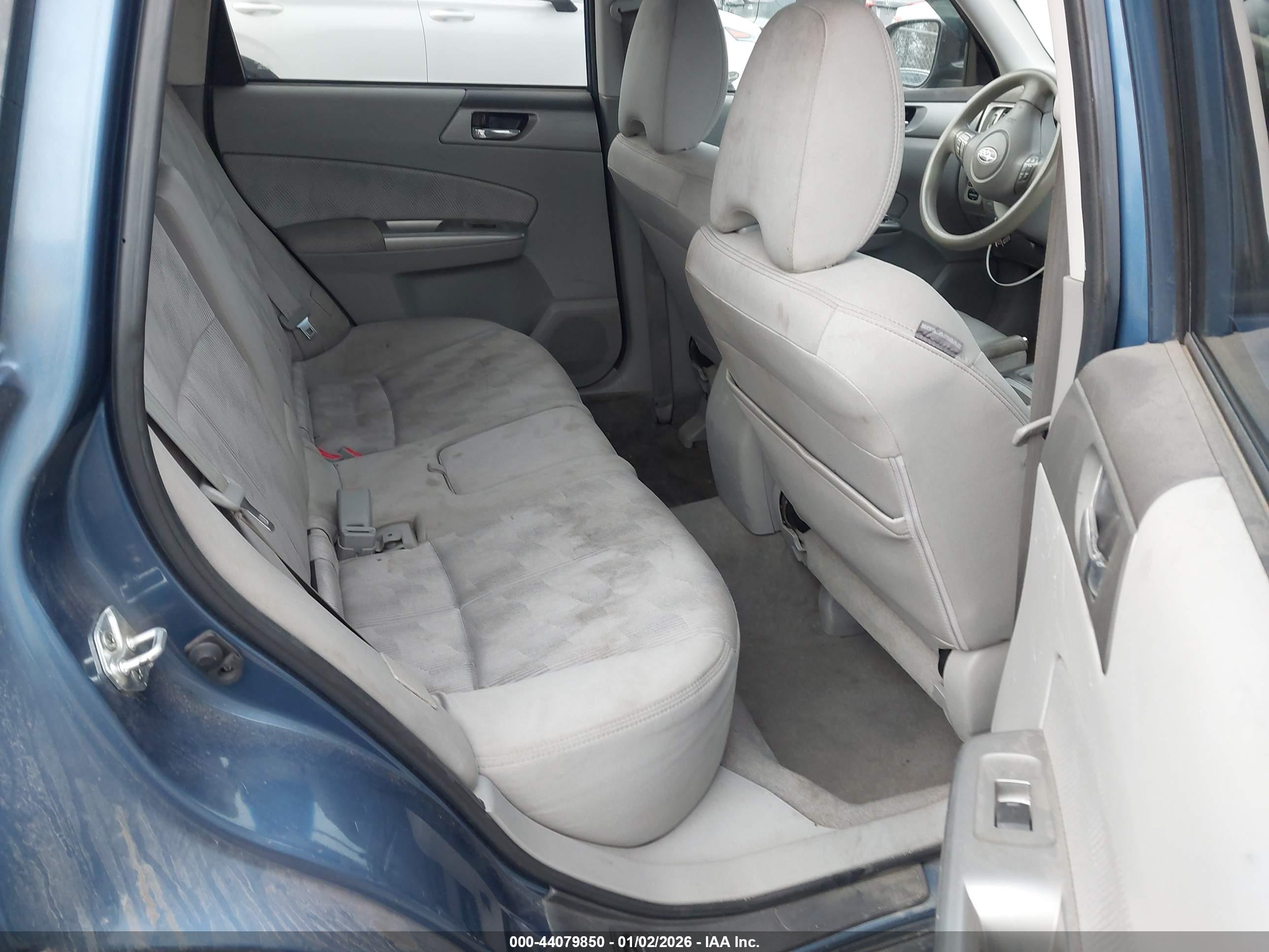 SUBARU FORESTER image 8