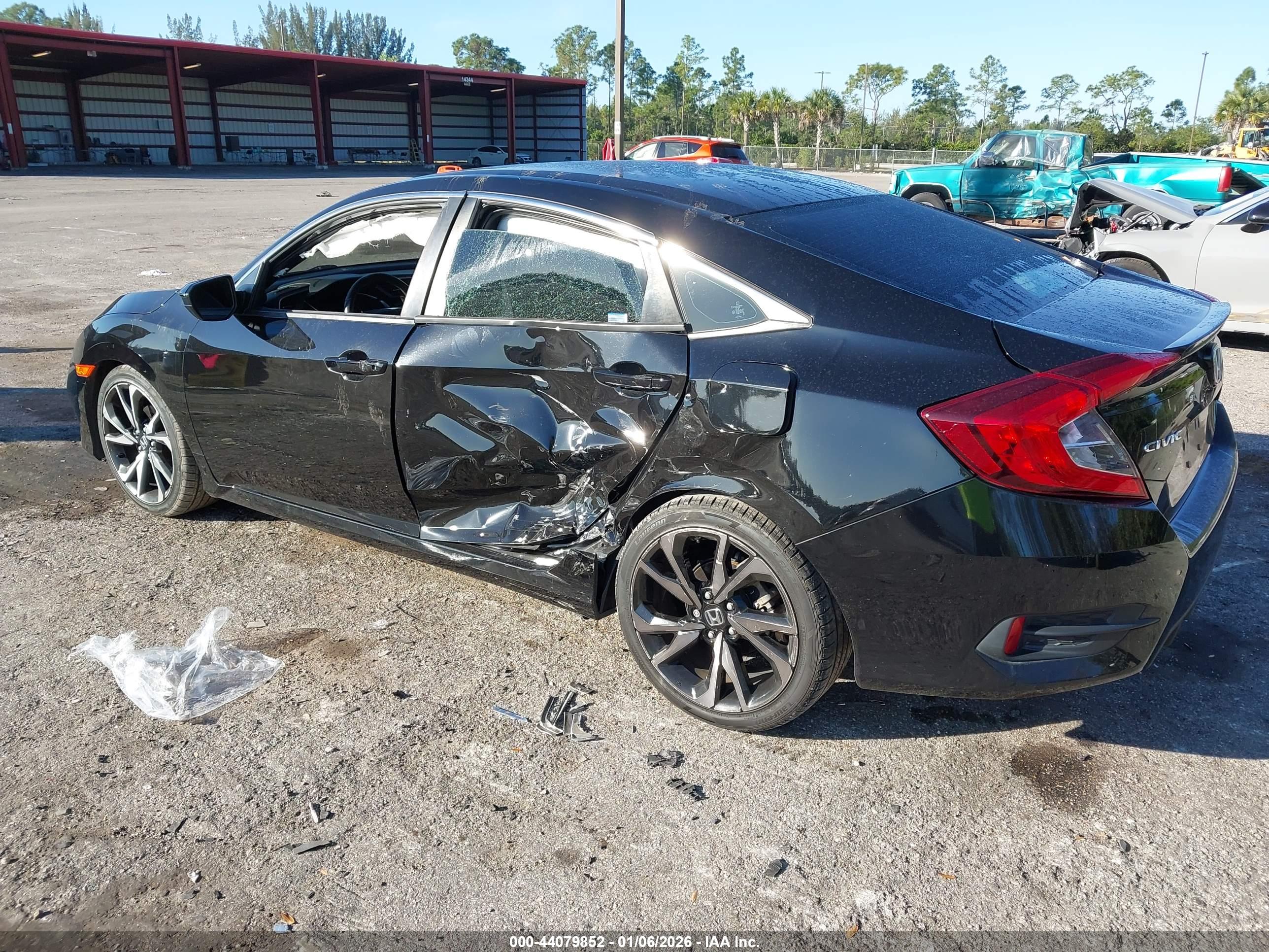 HONDA CIVIC image 3