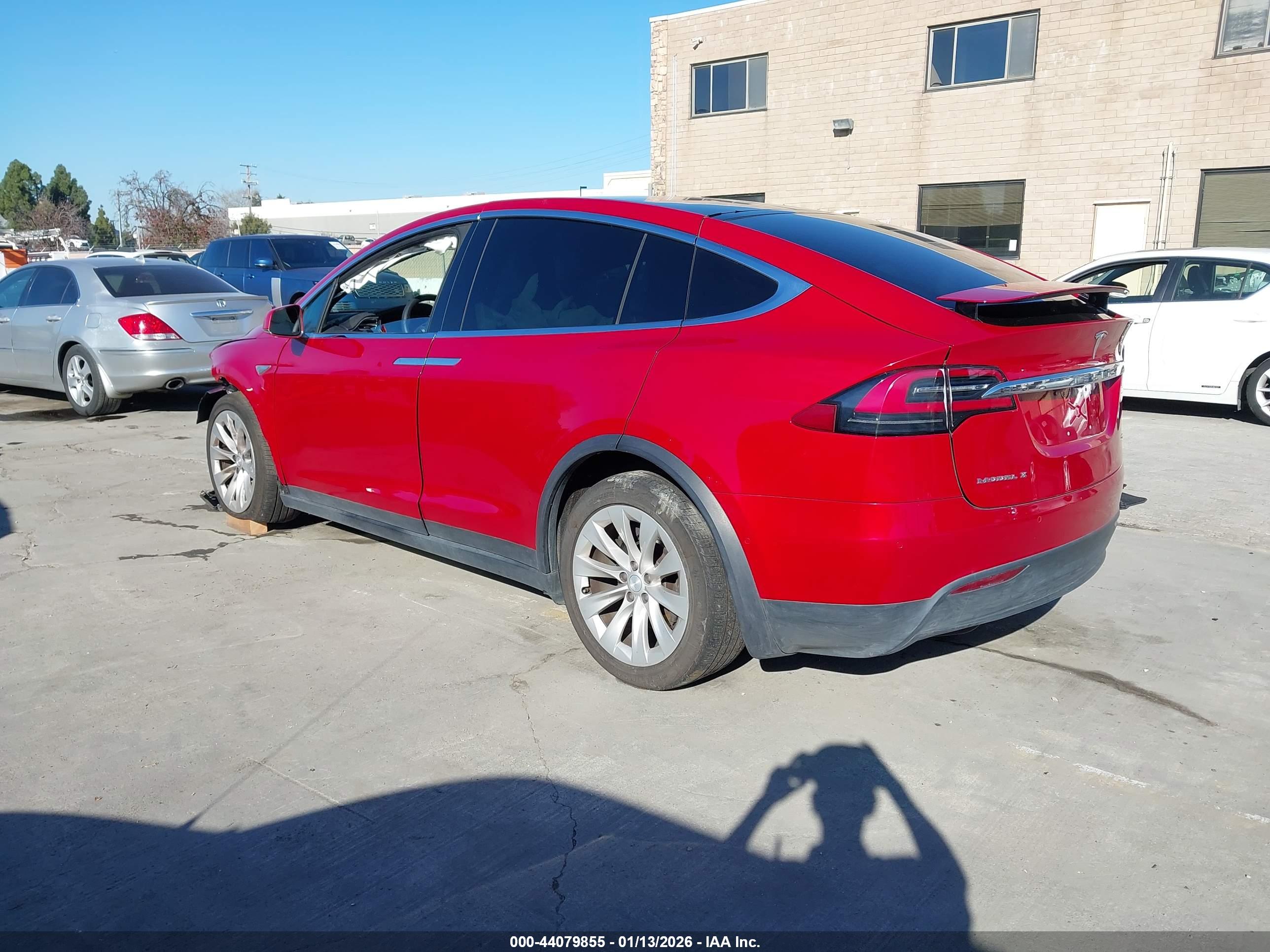 TESLA MODEL image 3