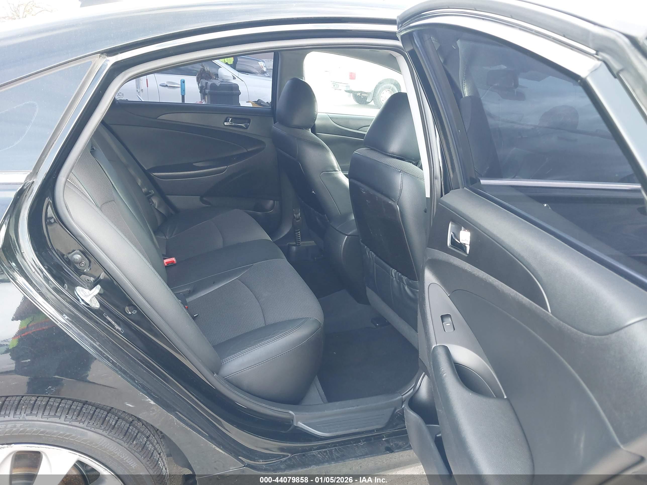 HYUNDAI SONATA image 8