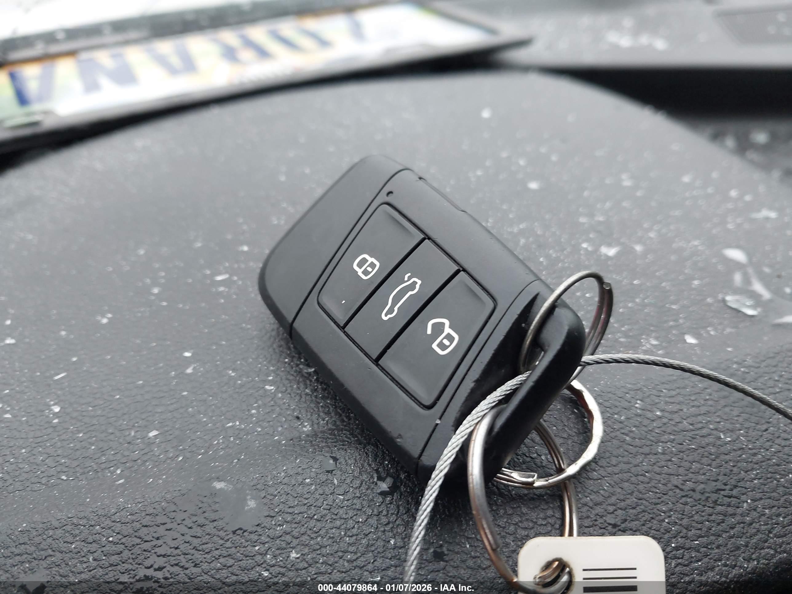 VOLKSWAGEN TAOS image 11