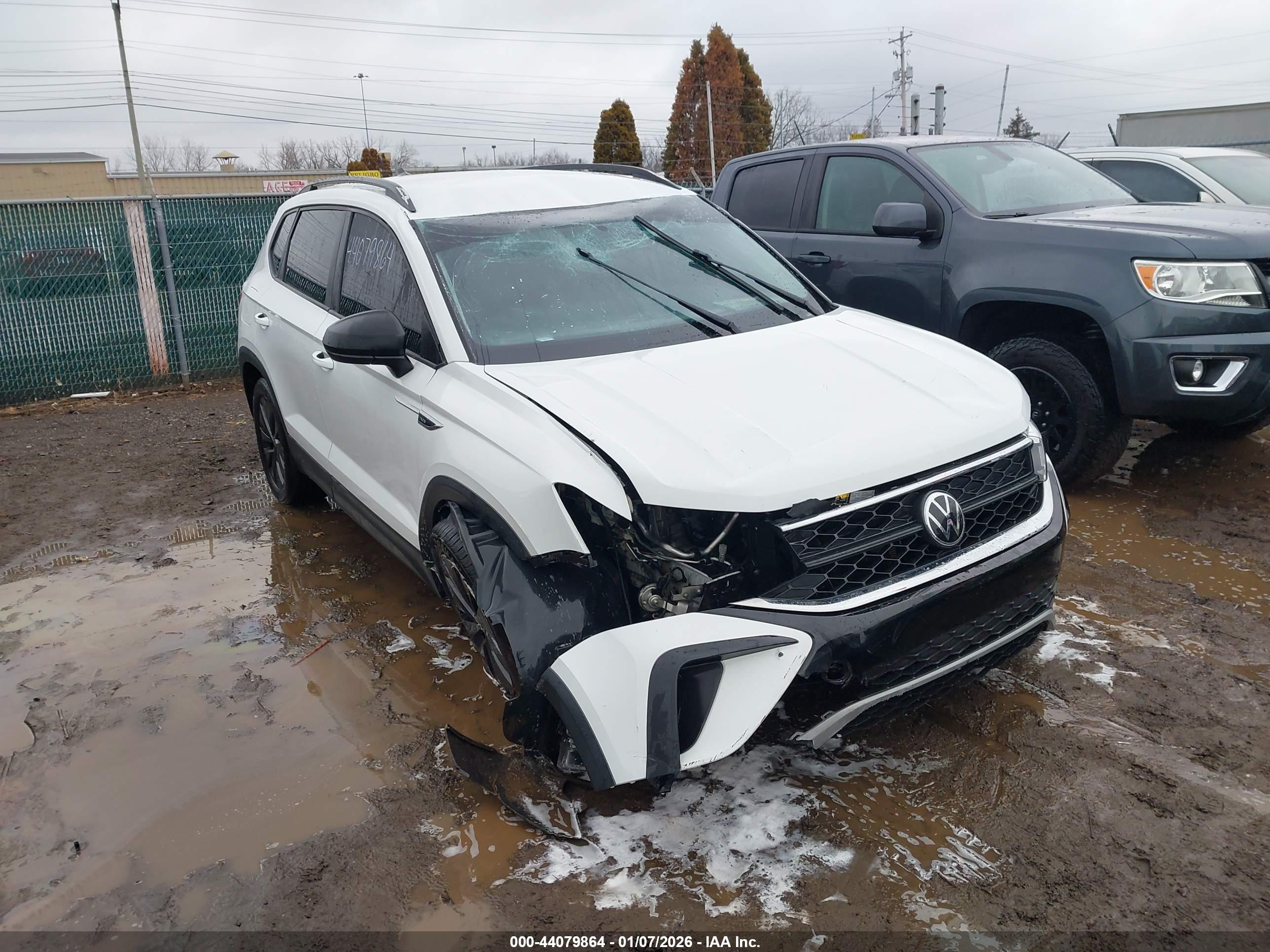VOLKSWAGEN TAOS image 6