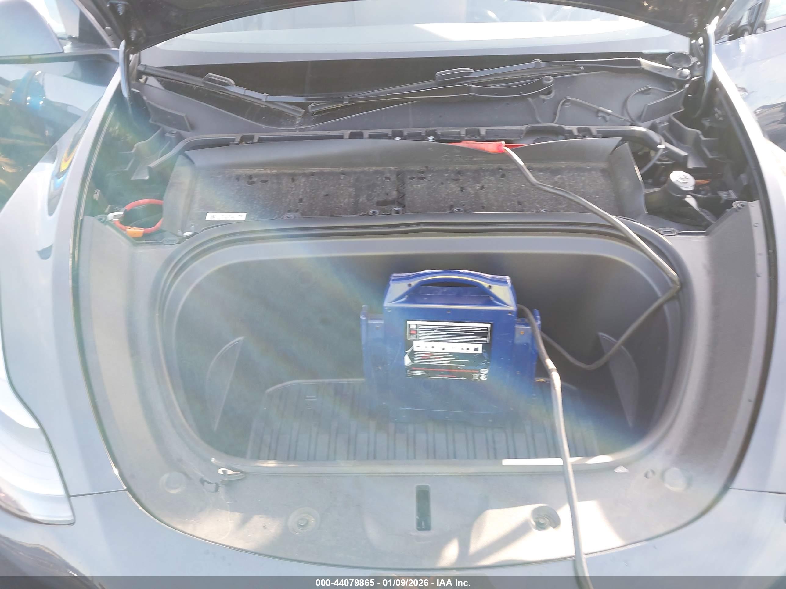 TESLA MODEL image 10