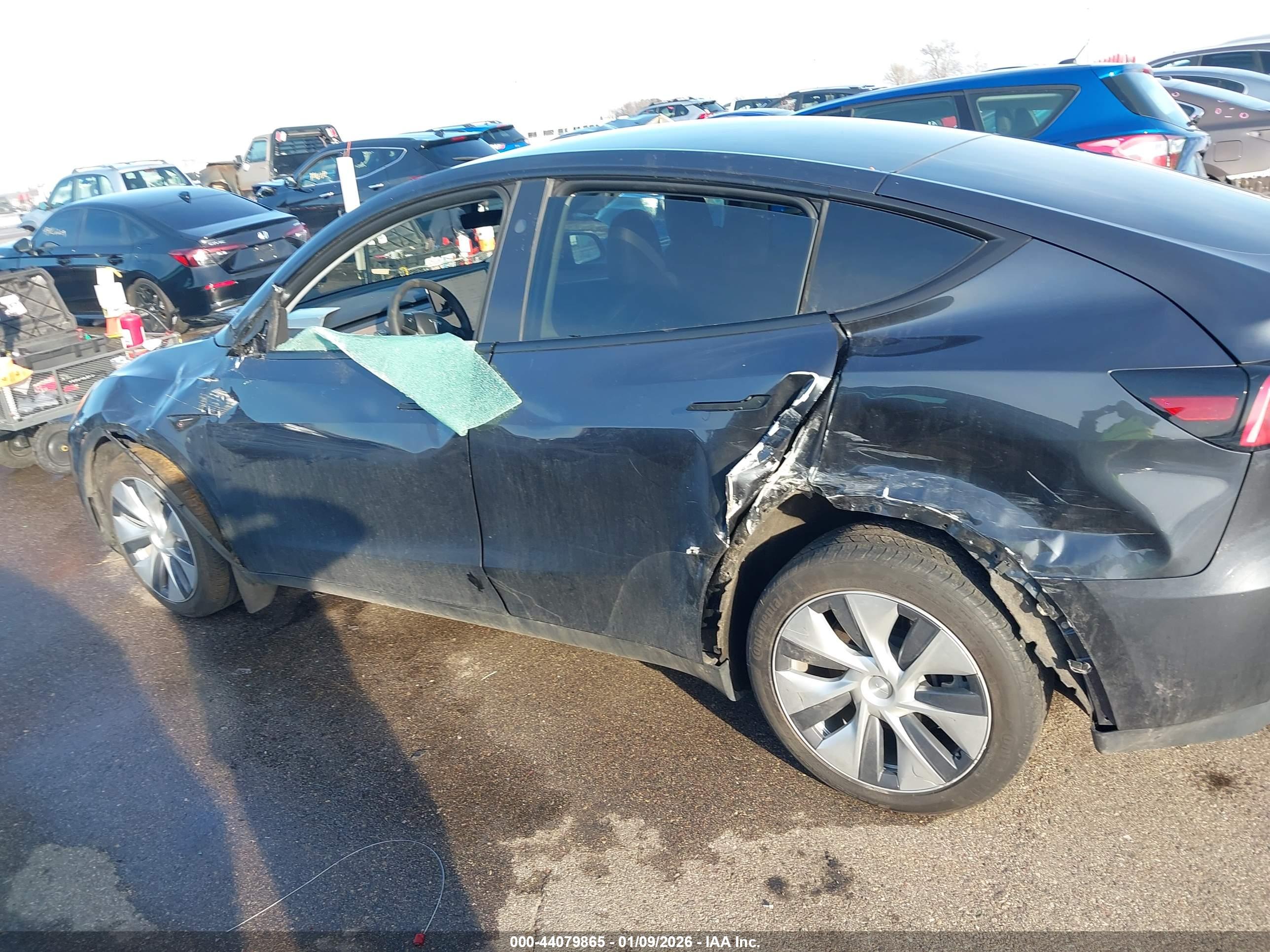 TESLA MODEL image 6