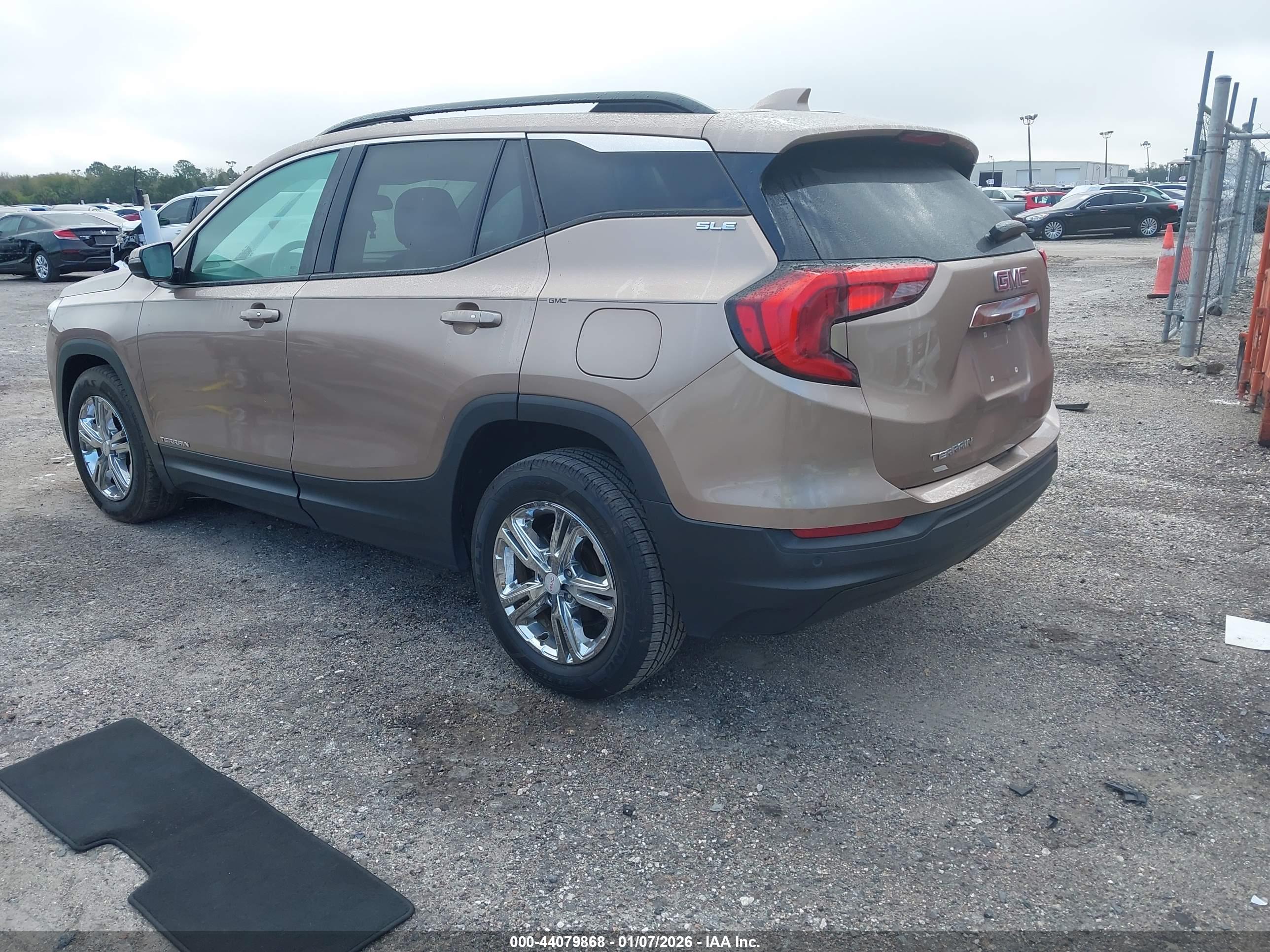 GMC TERRAIN image 3